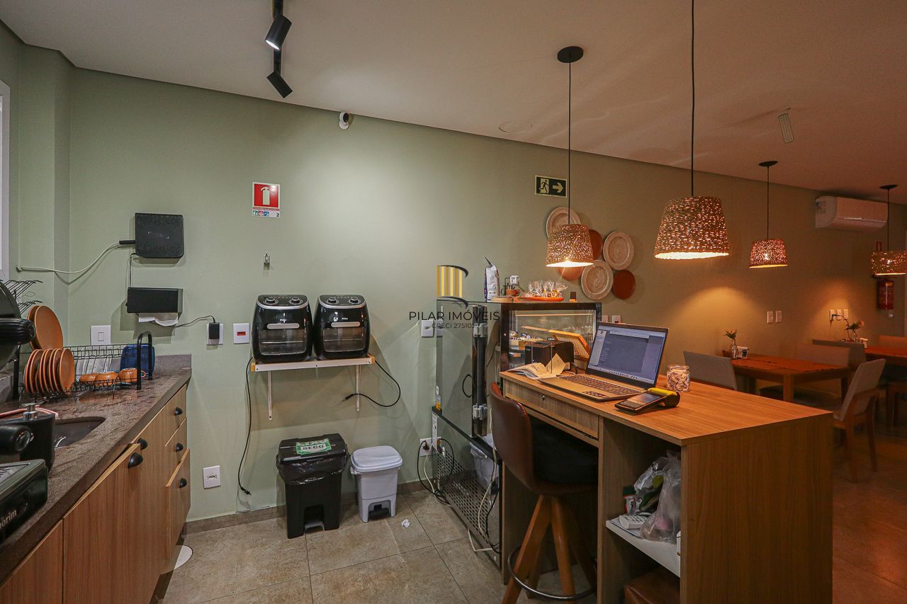 Casa Comercial a venda no bairro Cristo Redentor