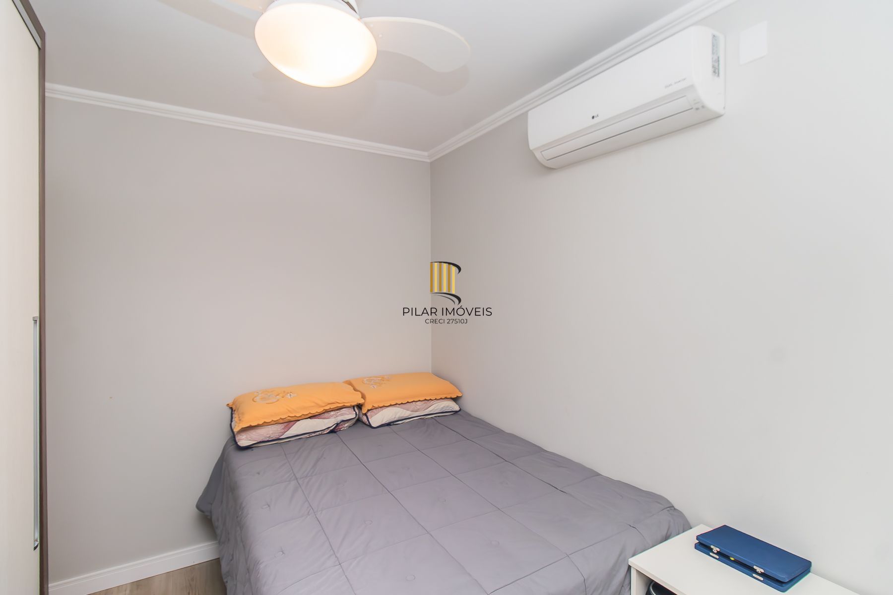 Apartamento mobiliado à venda no bairro Petrópolis