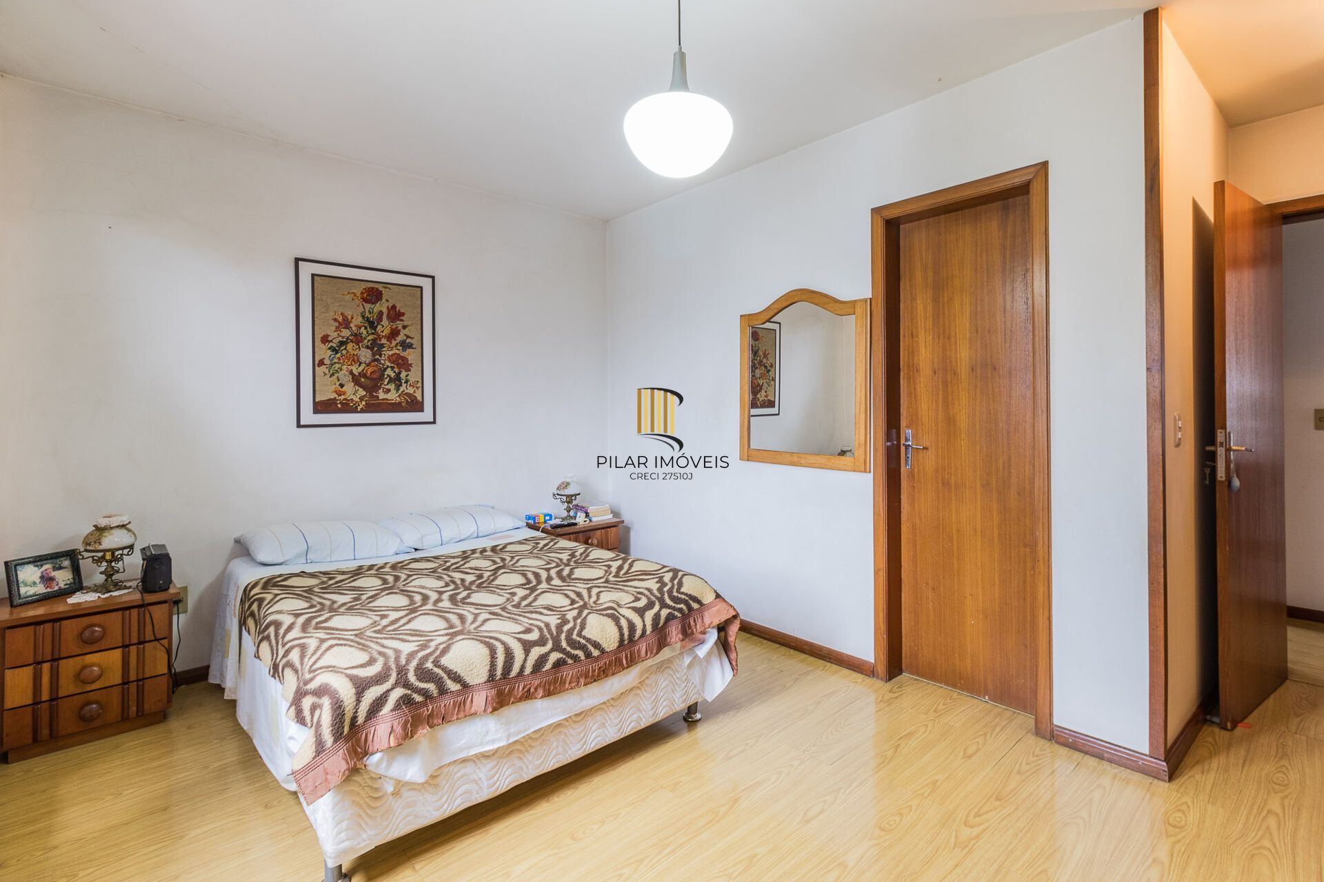Apartamento à venda no bairro Jardim Lindóia em Porto Alegre/RS