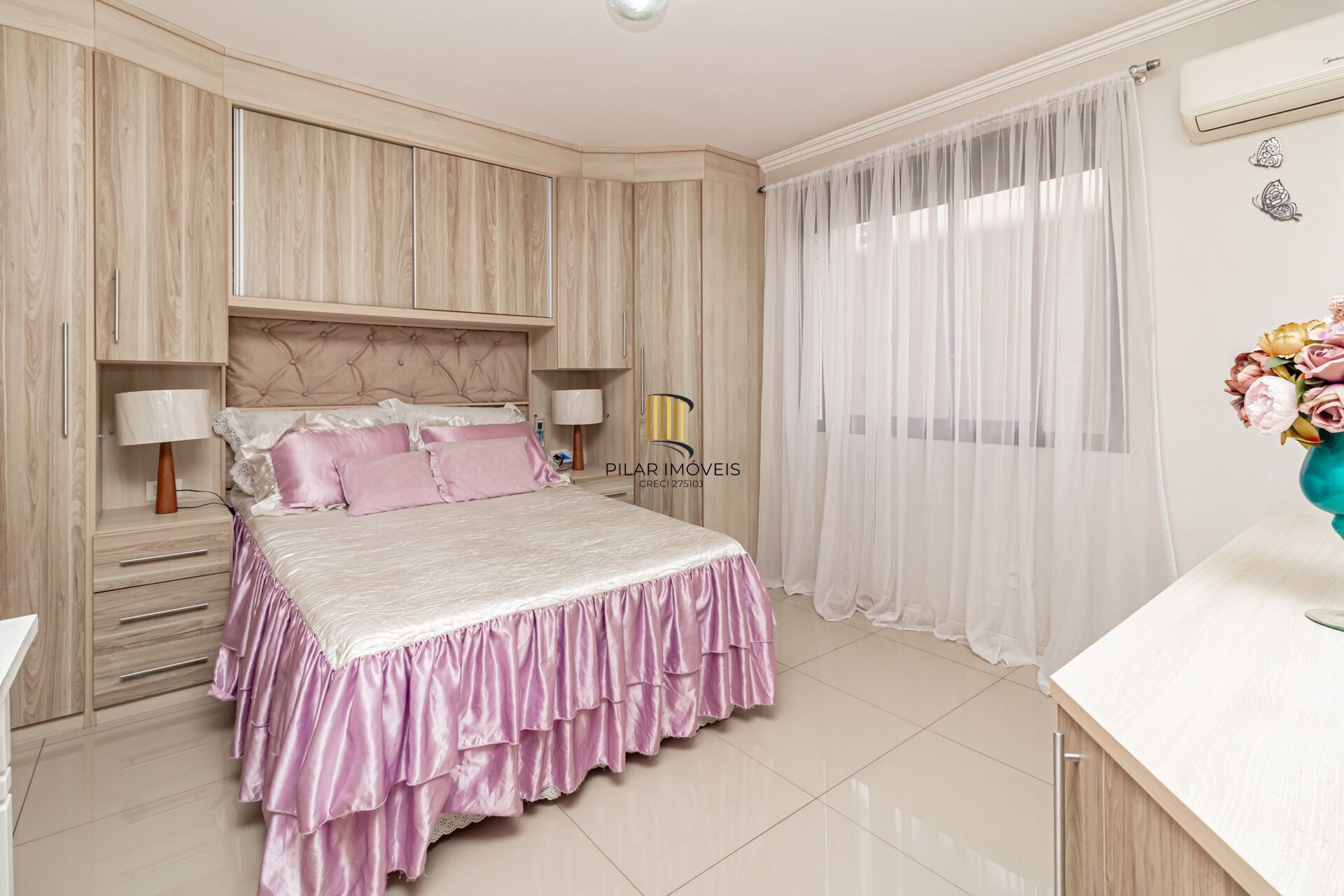 Apartamento à venda no bairro Passo D'areia em Porto Alegre/RS