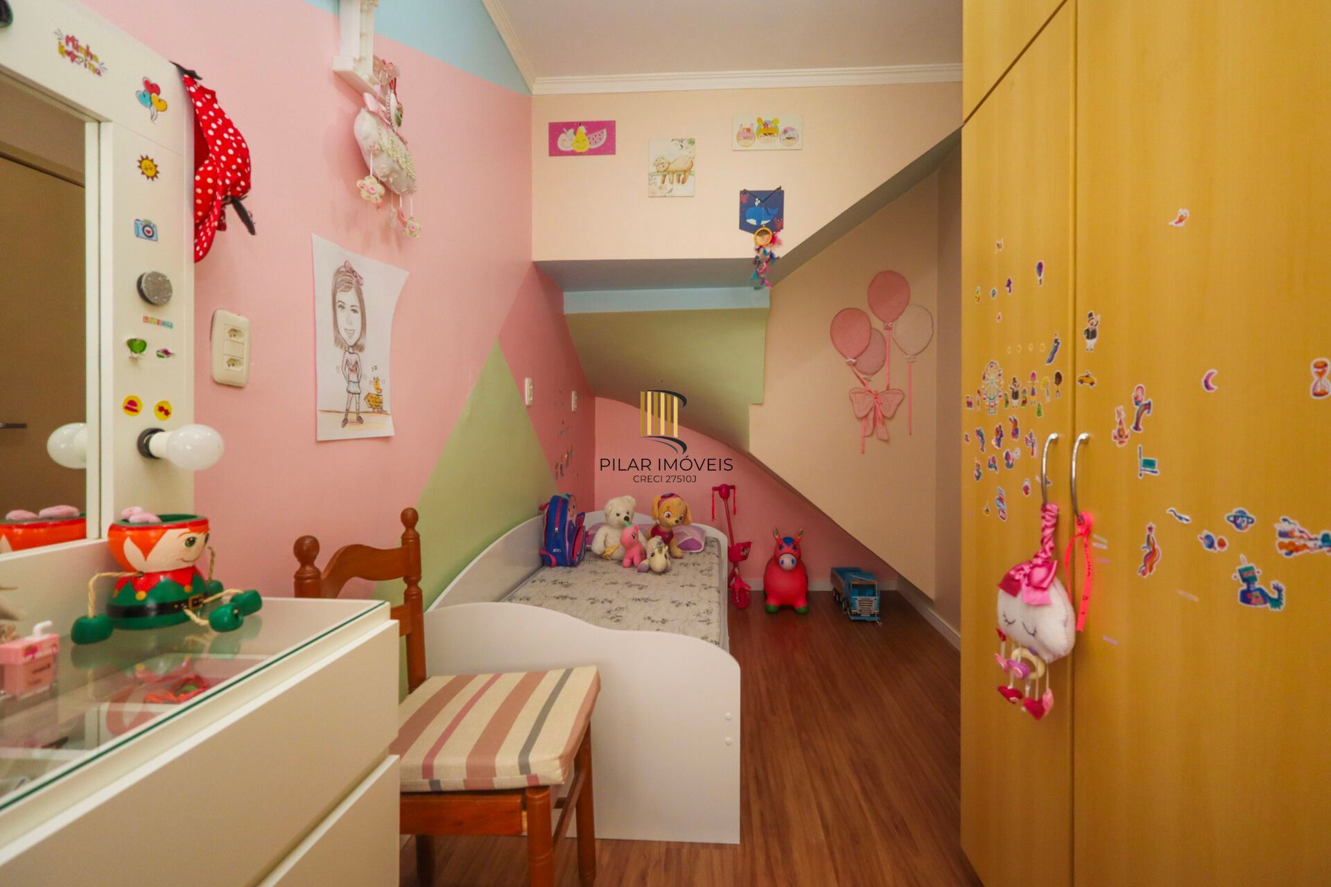 Apartamento à venda no bairro Passo D'areia em Porto Alegre/RS