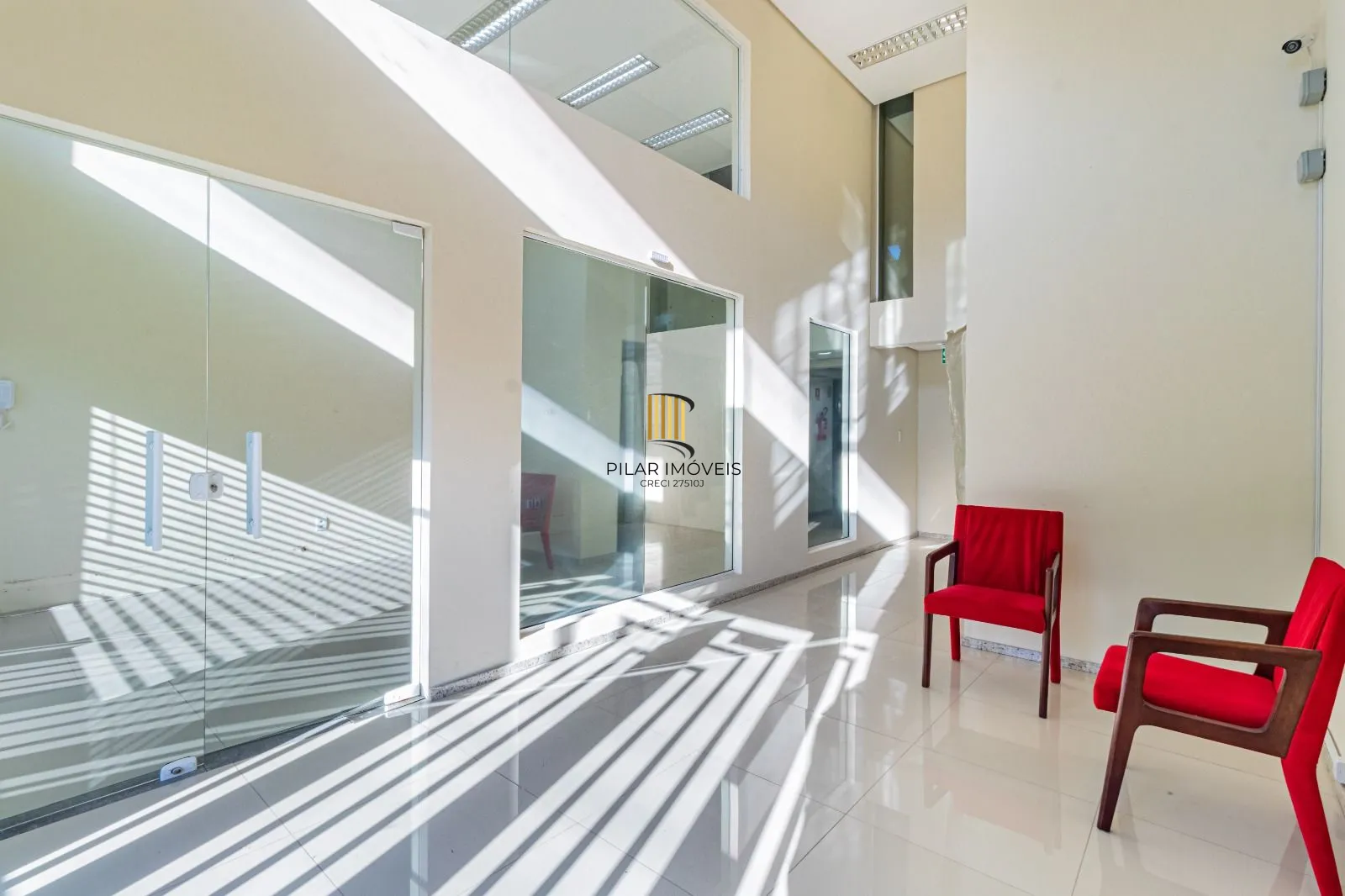 Oportunidade Única! Prédio Comercial em Localização Privilegiada em Porto Alegre