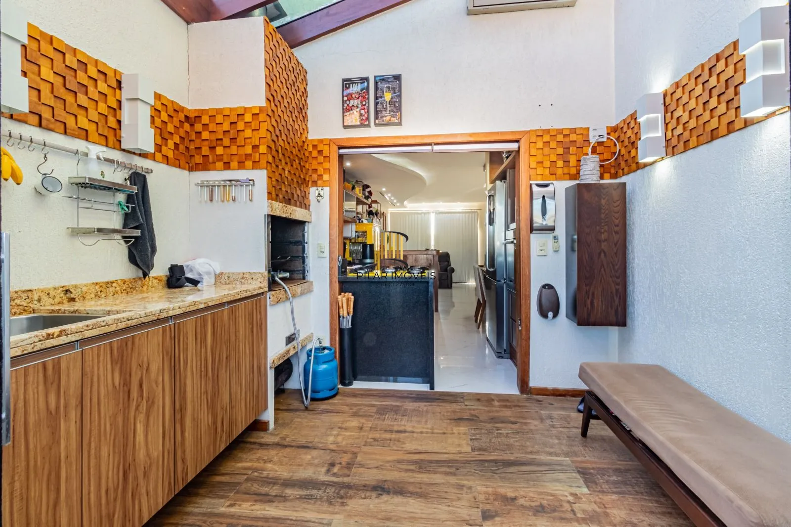 Oportunidade Única! Prédio Comercial em Localização Privilegiada em Porto Alegre