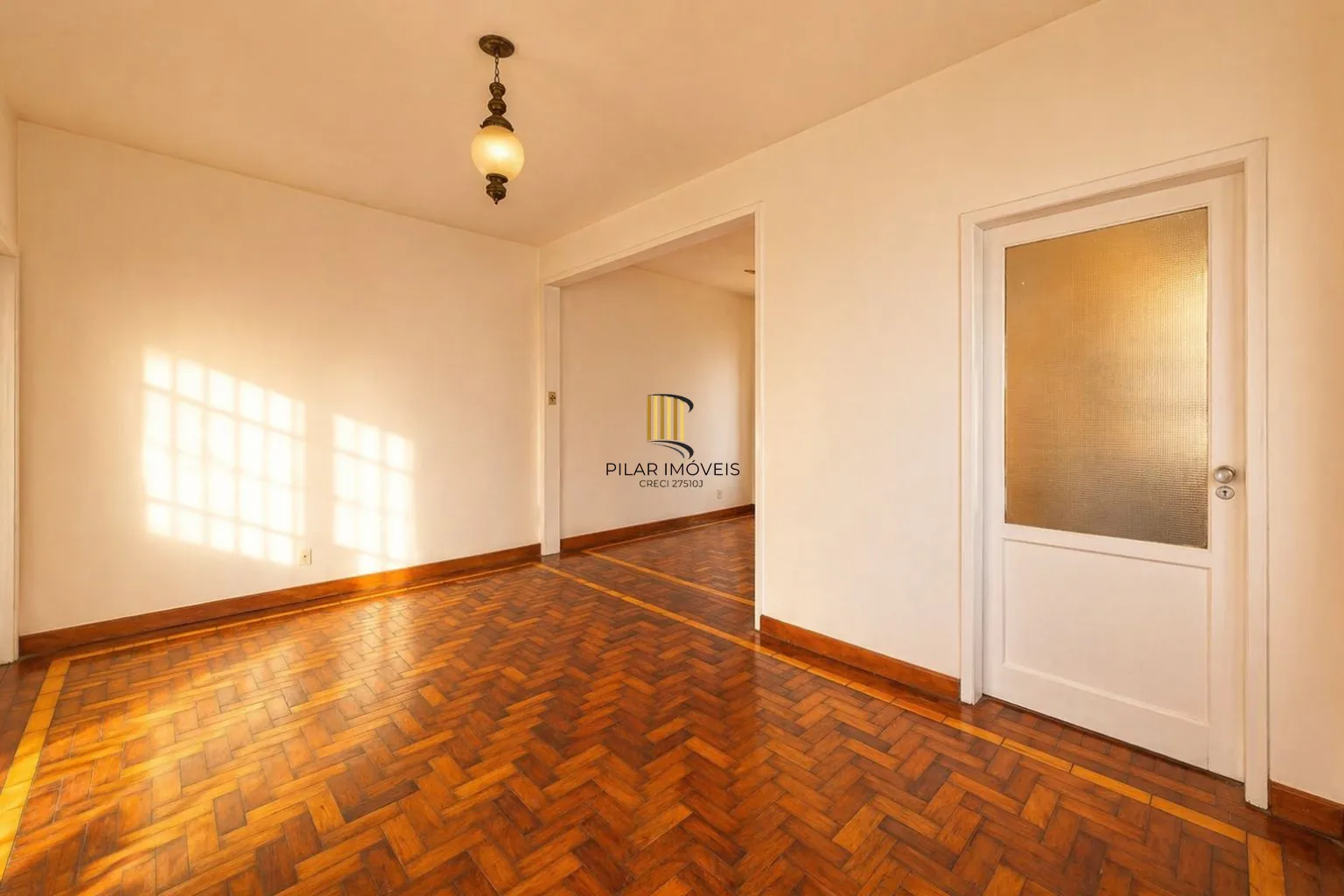 Casa Comercial/Residencial no Petrópolis com Pátio e 2 Vagas