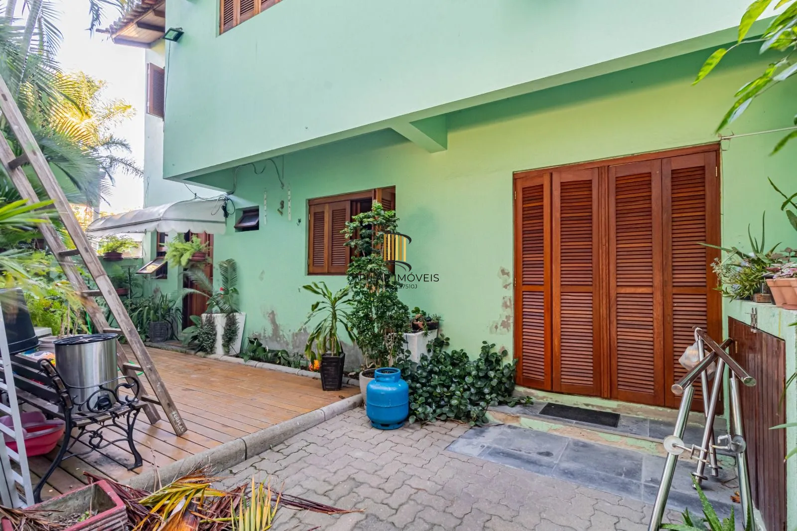 Oportunidade Única! Prédio Comercial em Localização Privilegiada em Porto Alegre