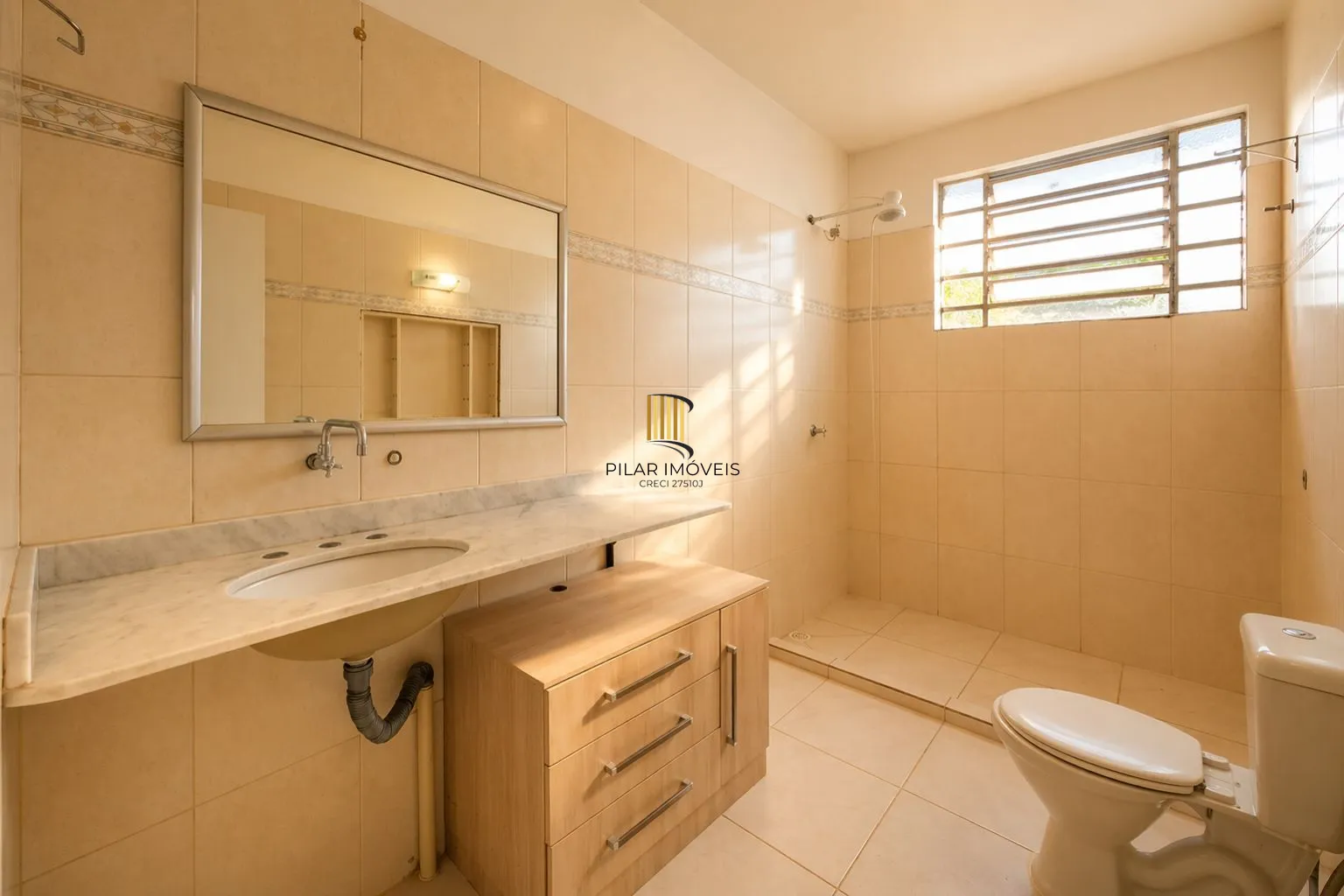 Casa Comercial/Residencial no Petrópolis com Pátio e 2 Vagas