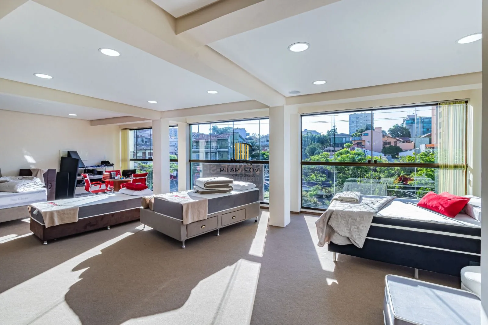 Oportunidade Única! Prédio Comercial em Localização Privilegiada em Porto Alegre