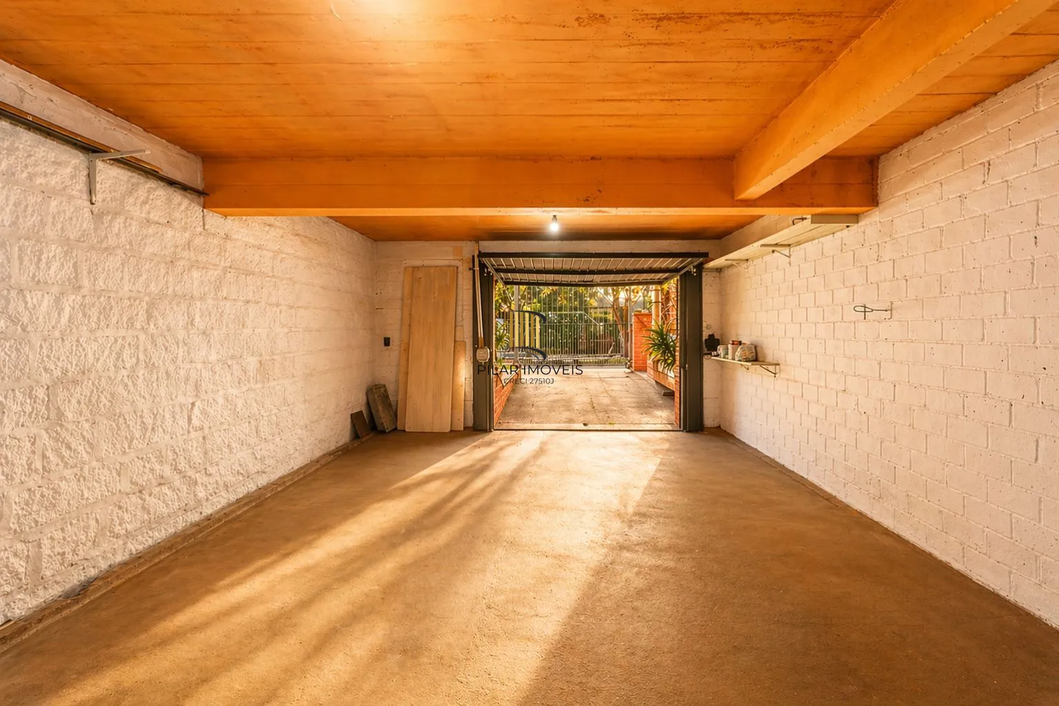 Casa Comercial/Residencial no Petrópolis com Pátio e 2 Vagas