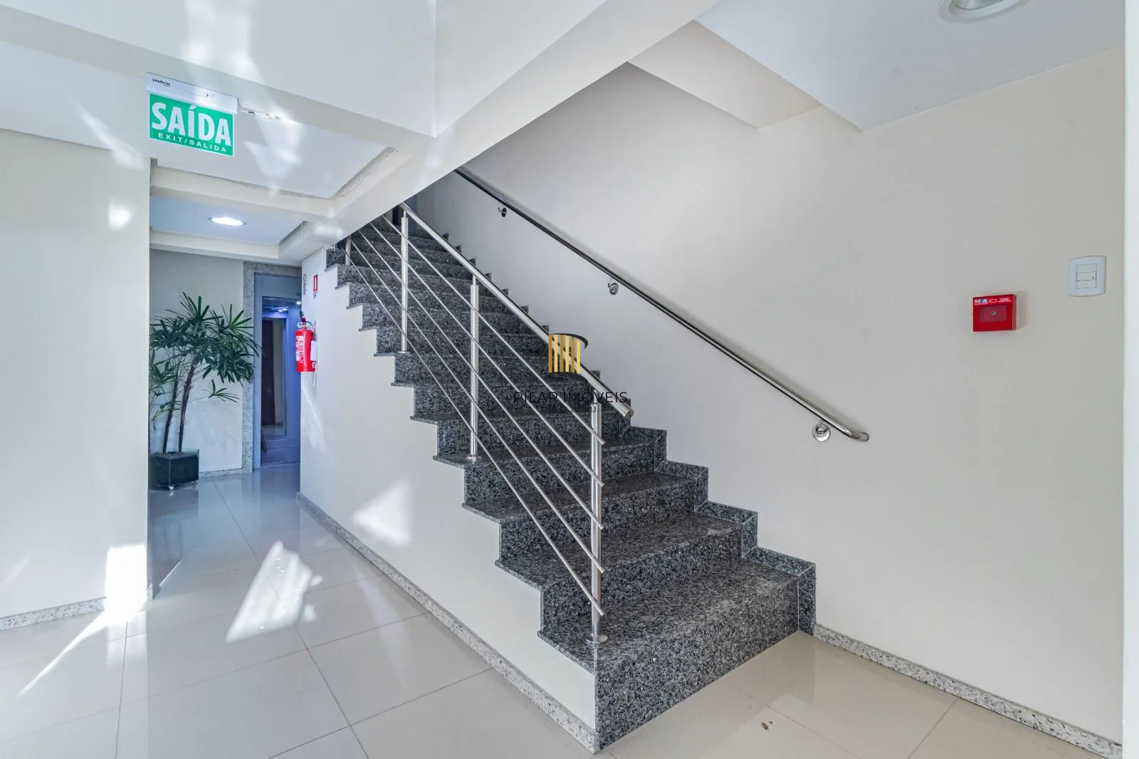 Oportunidade Única! Prédio Comercial em Localização Privilegiada em Porto Alegre