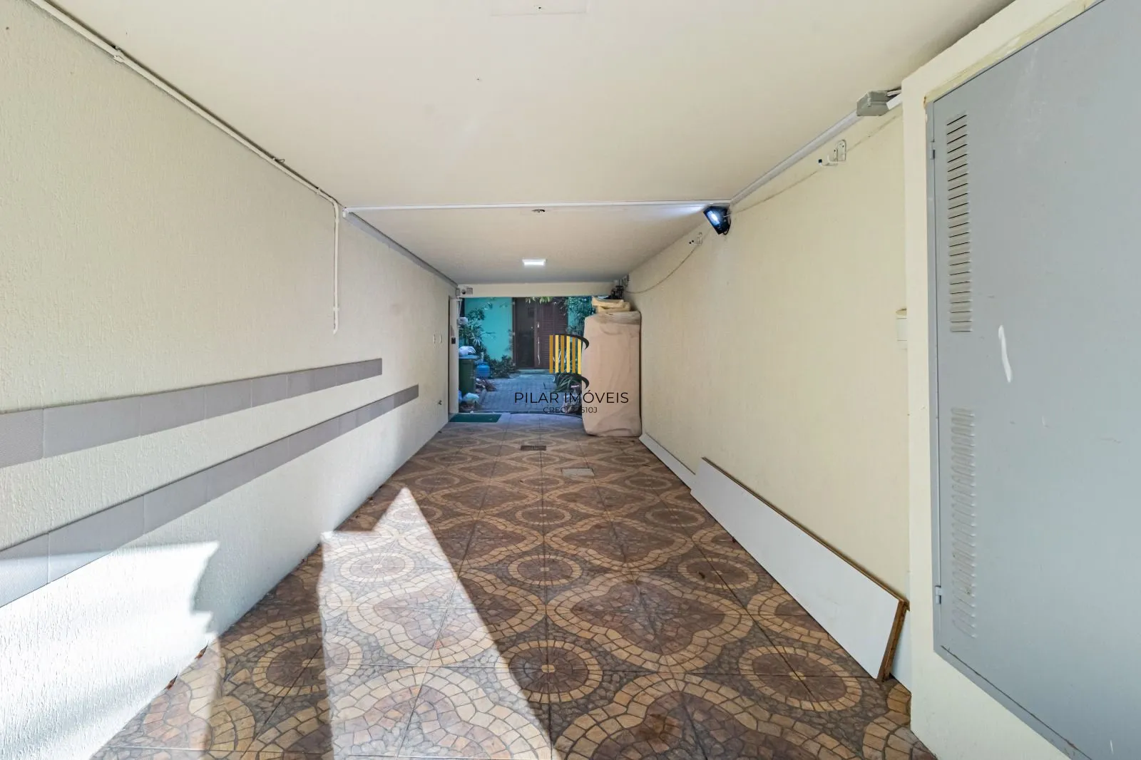 Oportunidade Única! Prédio Comercial em Localização Privilegiada em Porto Alegre