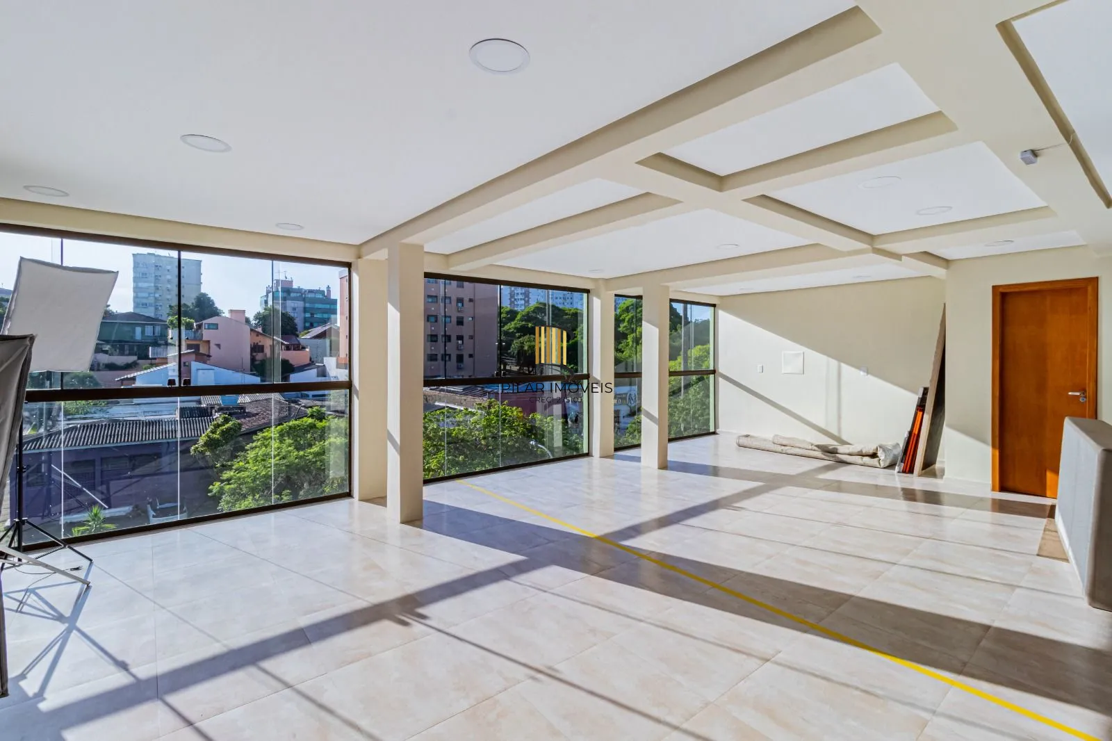 Oportunidade Única! Prédio Comercial em Localização Privilegiada em Porto Alegre