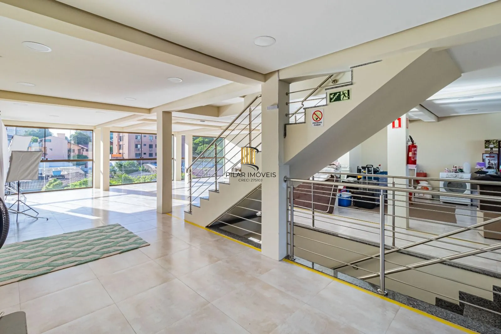 Oportunidade Única! Prédio Comercial em Localização Privilegiada em Porto Alegre