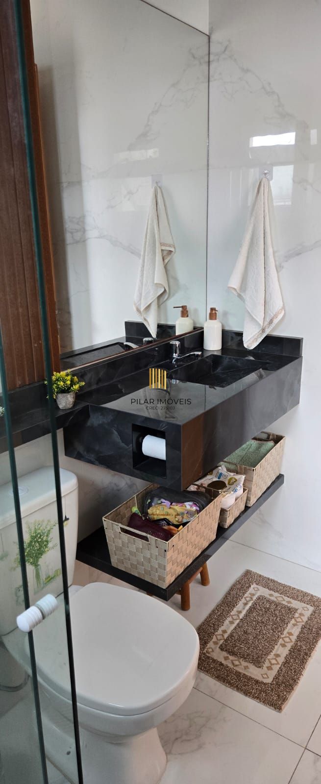 Excelente casa alto padrão, mobiliada no bairro Igara em Canoas.