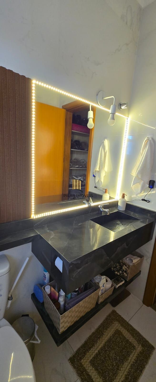 Excelente casa alto padrão, mobiliada no bairro Igara em Canoas.