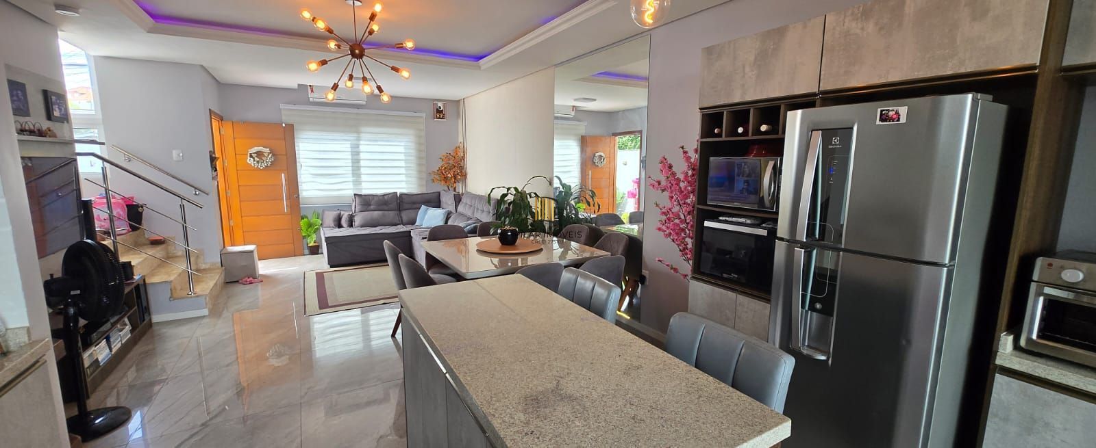 Excelente casa alto padrão, mobiliada no bairro Igara em Canoas.