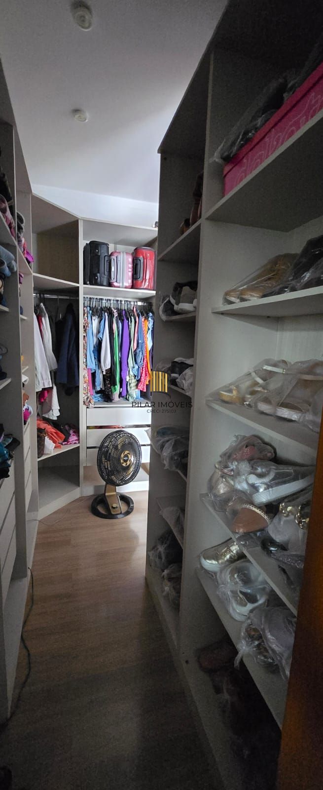 Excelente casa alto padrão, mobiliada no bairro Igara em Canoas.