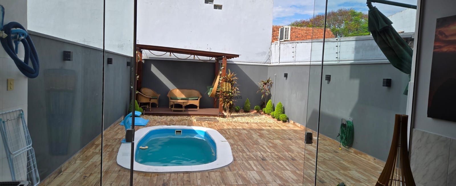 Excelente casa alto padrão, mobiliada no bairro Igara em Canoas.