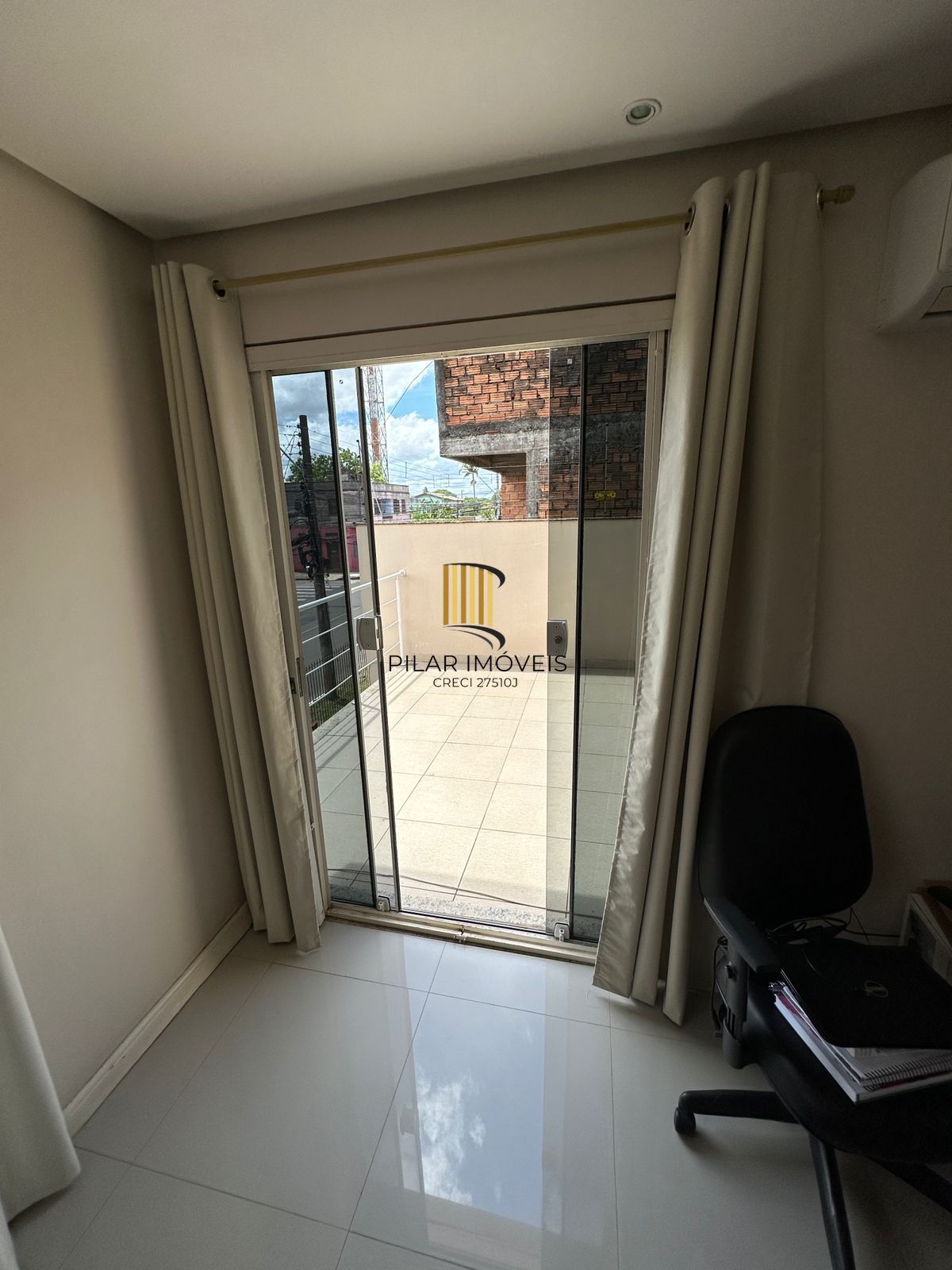 Casa 4 dormitórios no bairro Niterói