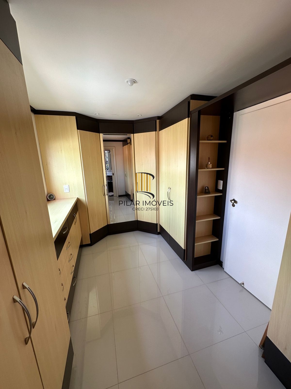 Casa 4 dormitórios no bairro Niterói