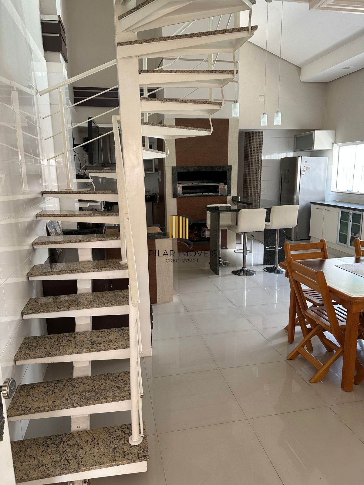 Casa 4 dormitórios no bairro Niterói