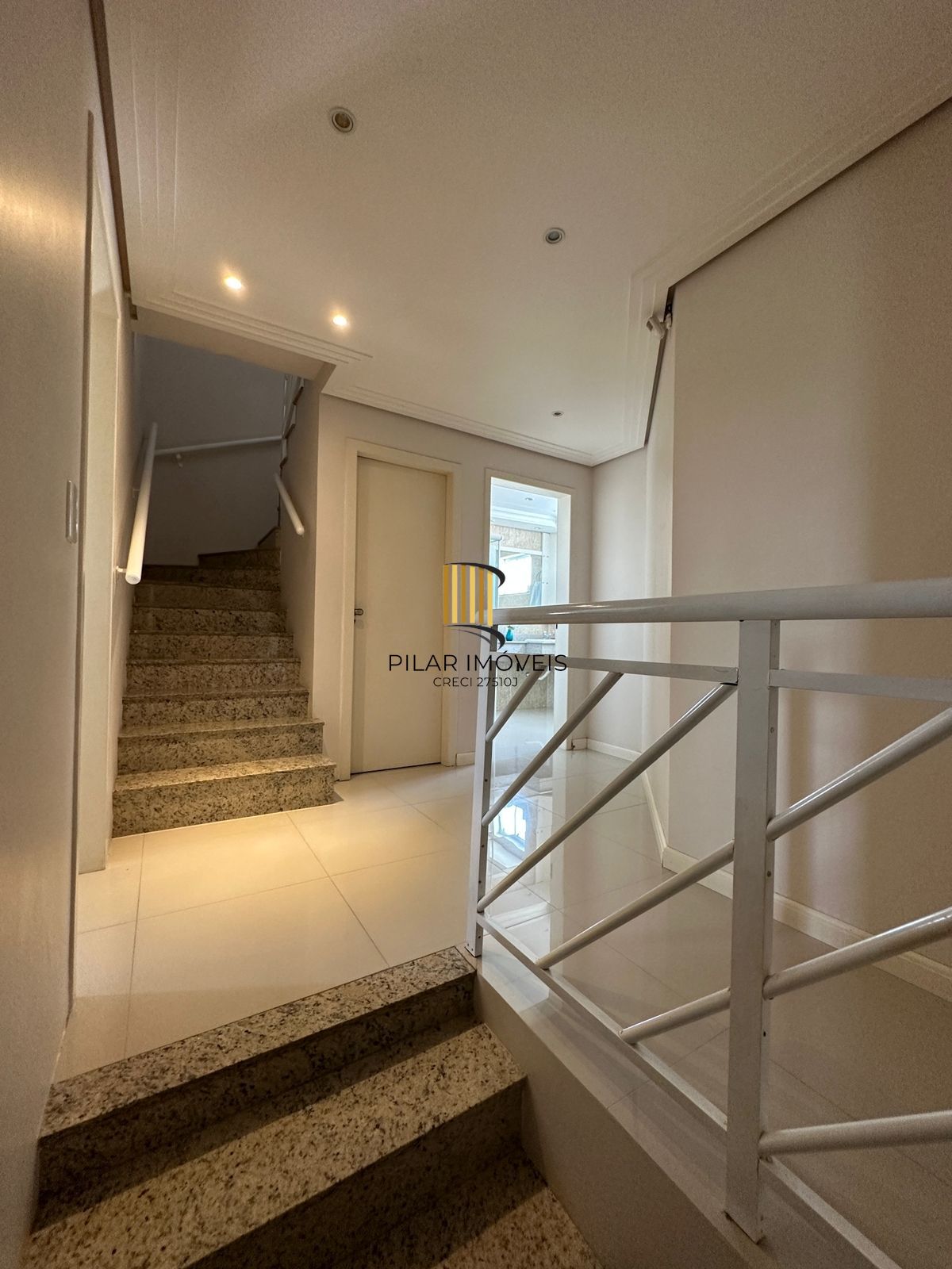 Casa 4 dormitórios no bairro Niterói