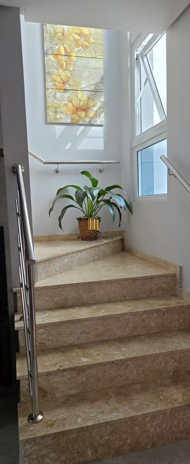 Excelente casa alto padrão, mobiliada no bairro Igara em Canoas.