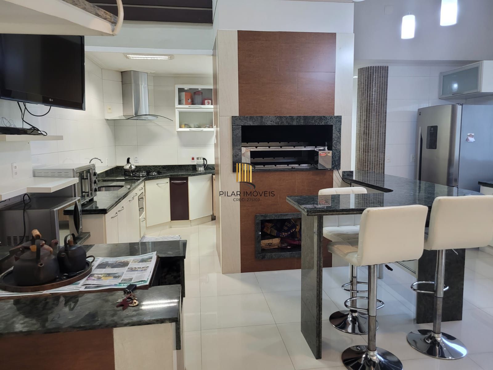 Casa 4 dormitórios no bairro Niterói