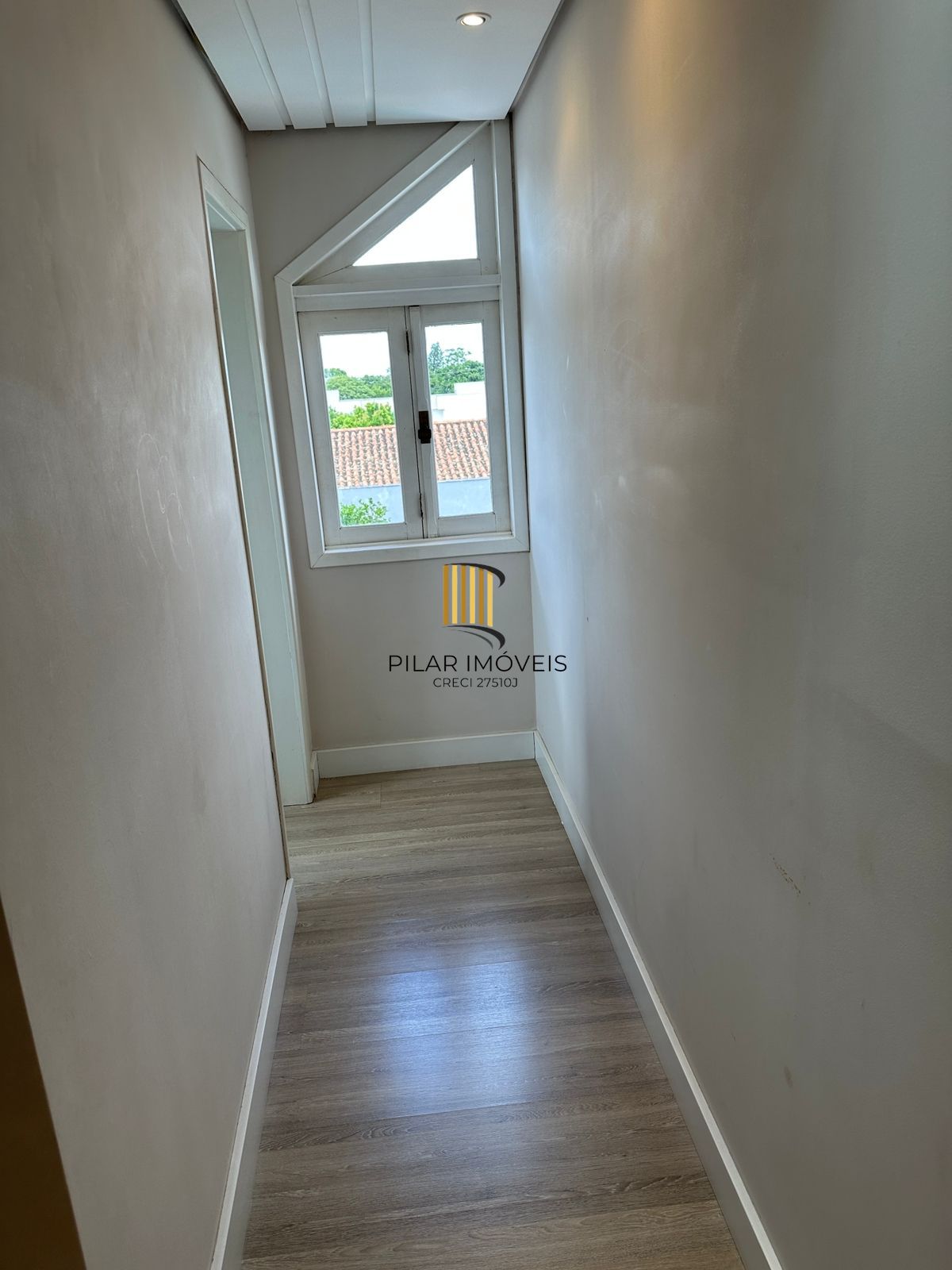 Casa 4 dormitórios no bairro Niterói