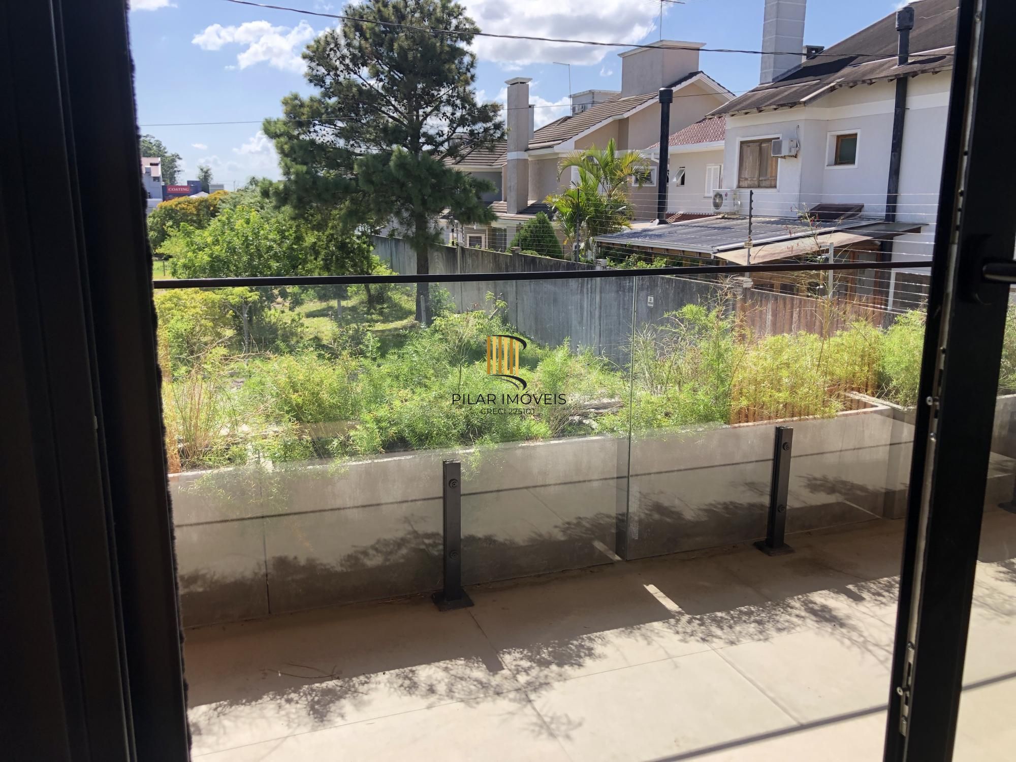 Casa 3 dormitórios no bairro Igara