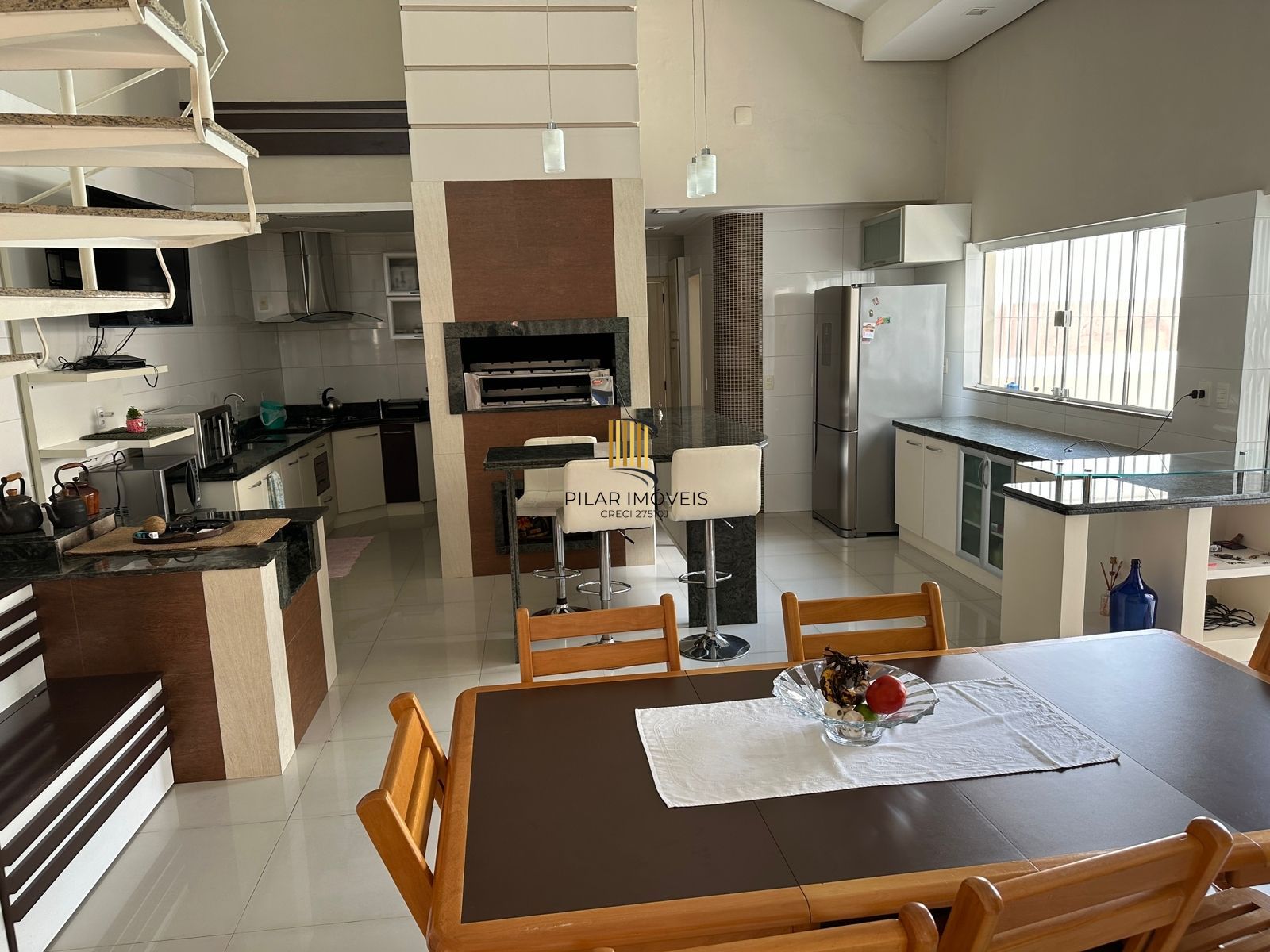 Casa 4 dormitórios no bairro Niterói