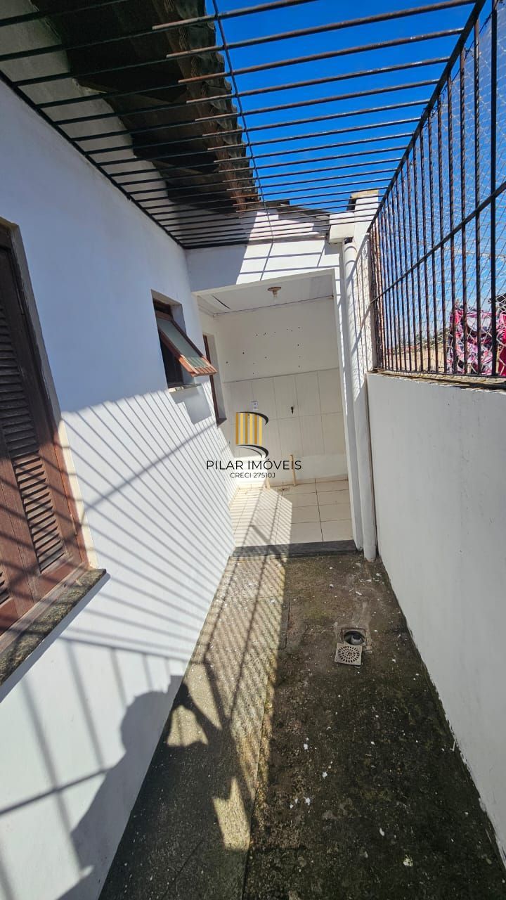 Casa 2 dormitórios no bairro Parque Granja Esperança