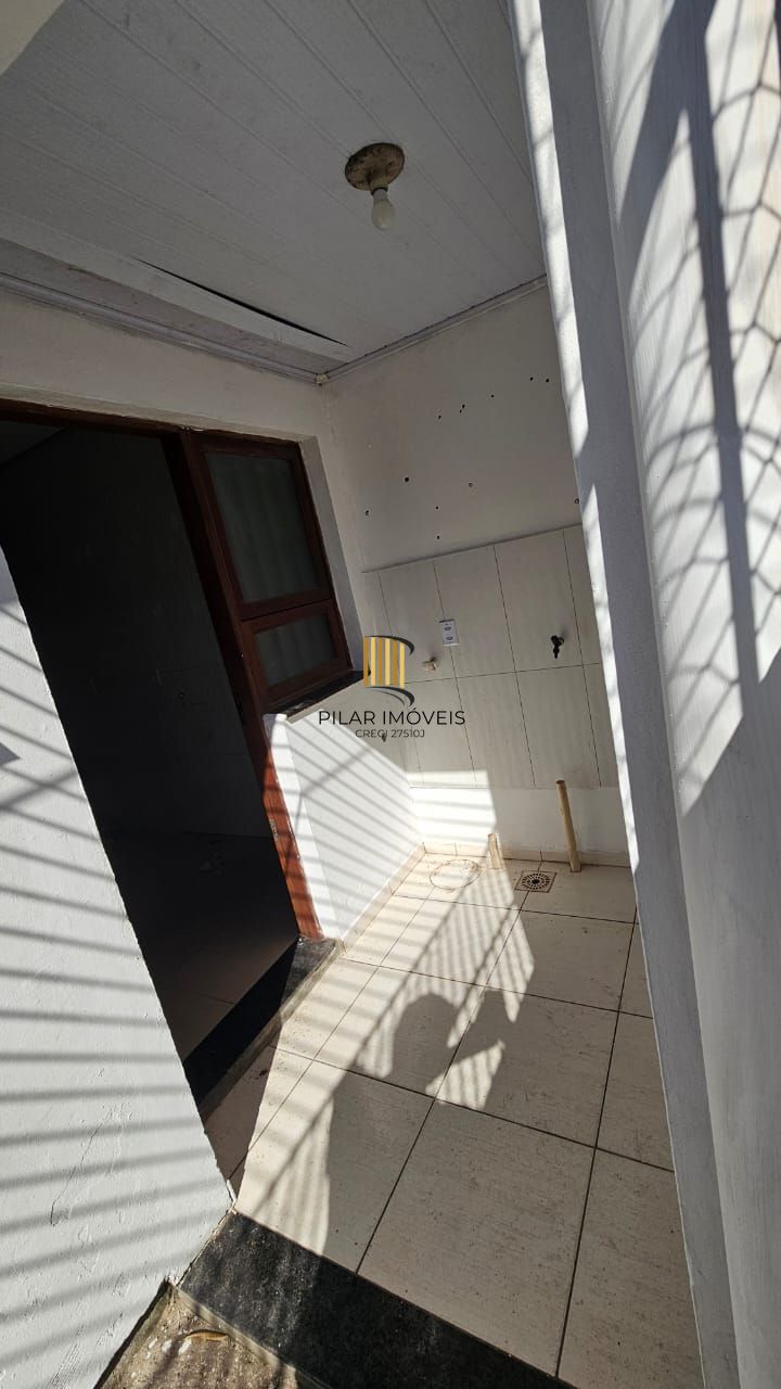 Casa 2 dormitórios no bairro Parque Granja Esperança