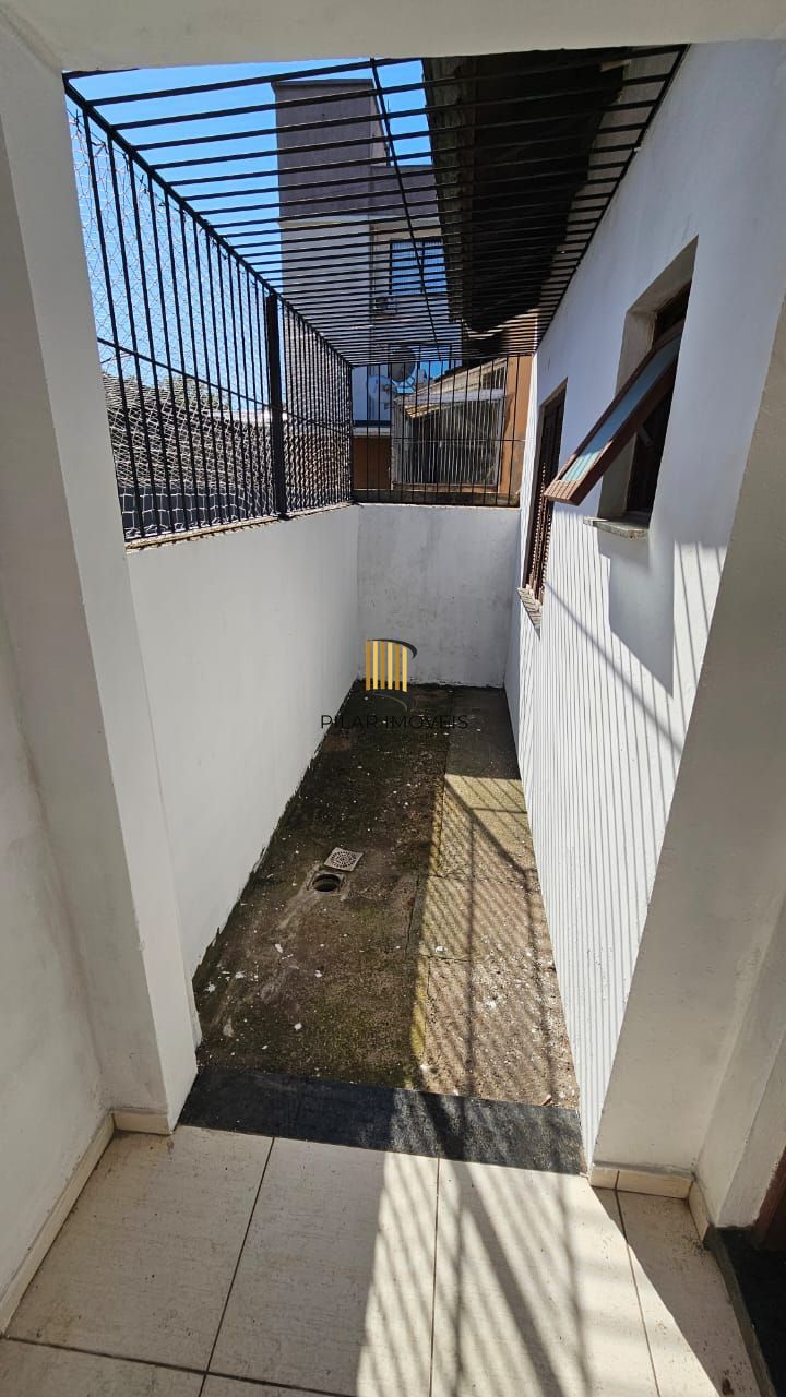 Casa 2 dormitórios no bairro Parque Granja Esperança