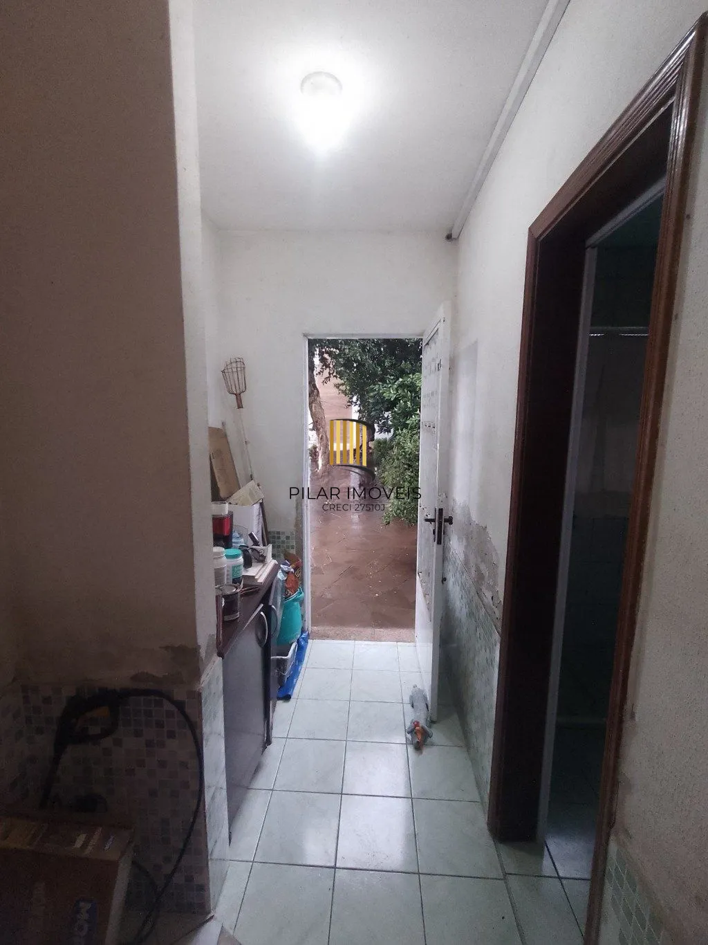 Casa de 5 dormitórios, piscina e 4 vagas de garagem em Canoas.