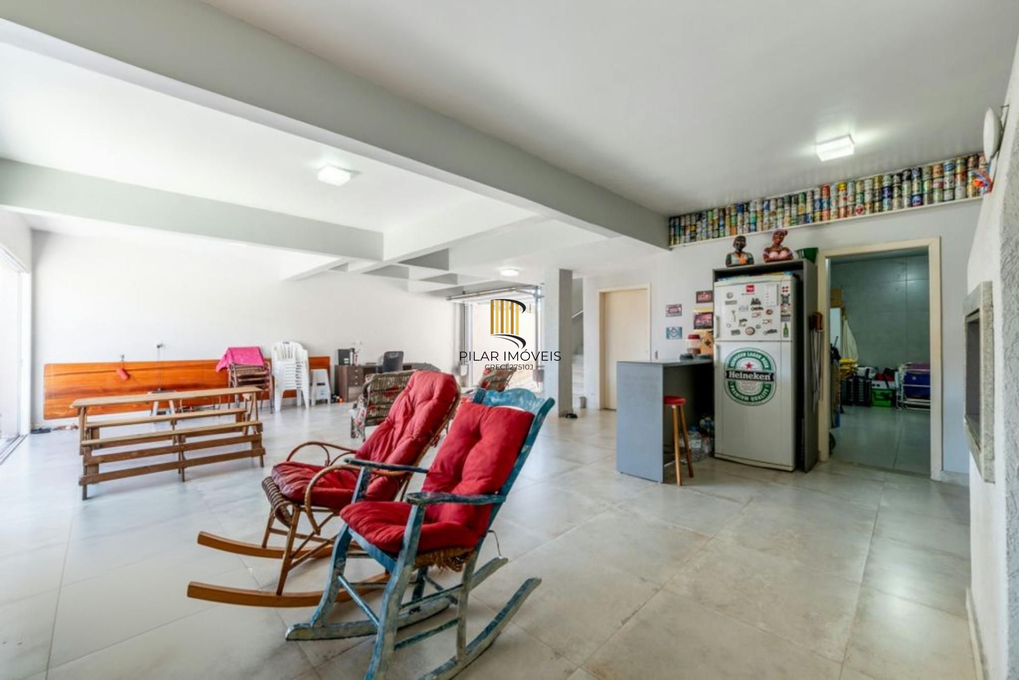 Casa em condomínio de 3 dormitórios,2 vagas e churrasqueira no bairro Agronomia