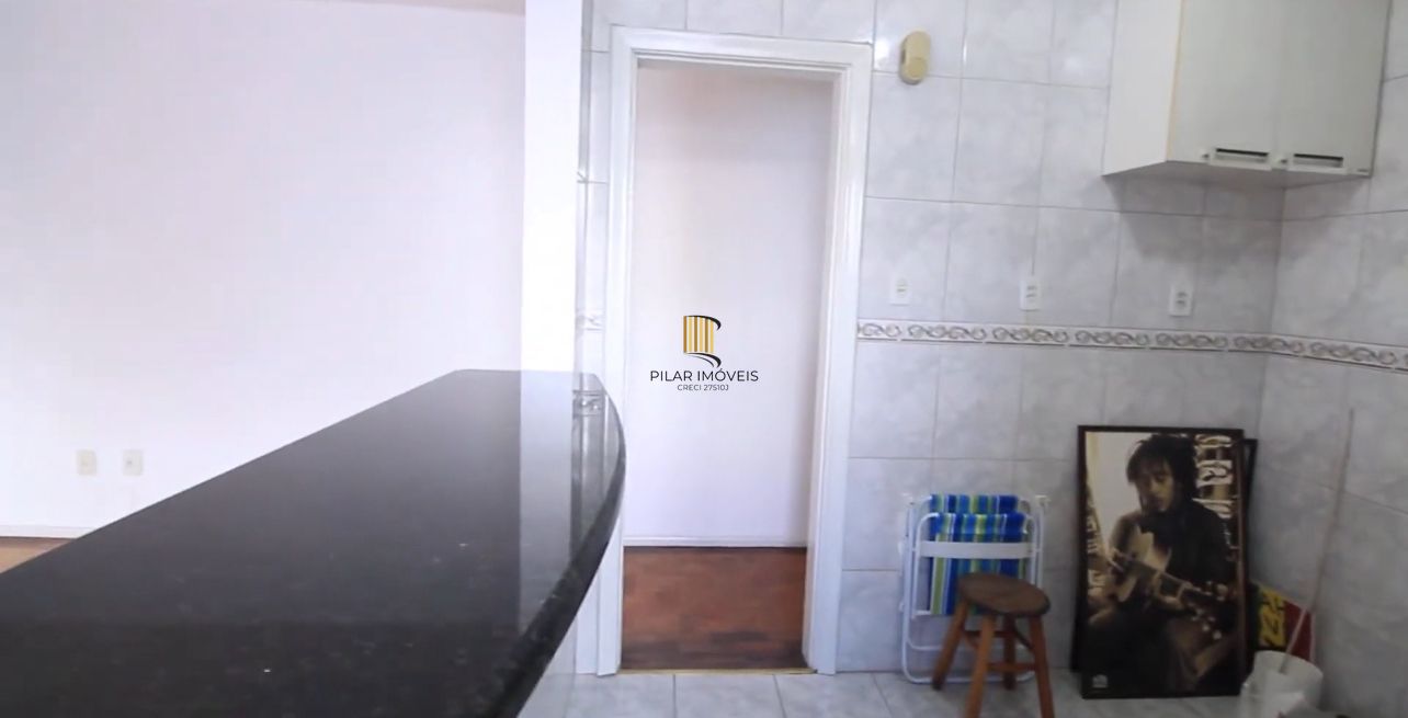 Apartamento de 2 dormitórios 67m2 com vaga rotativa Bairro Navegantes