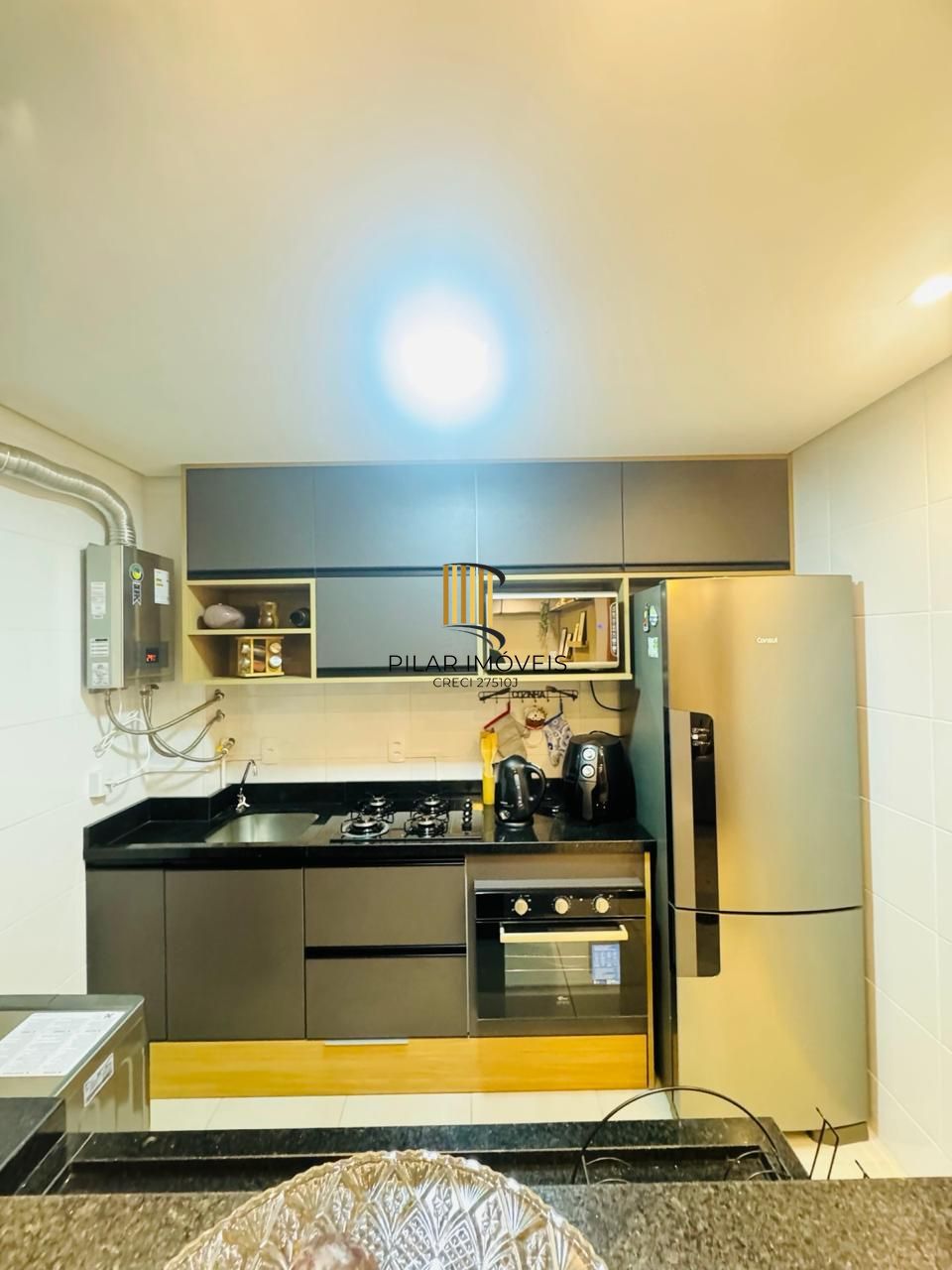 Apartamento de 2 dormitórios com 1 vaga no Bairro Morro Santana.