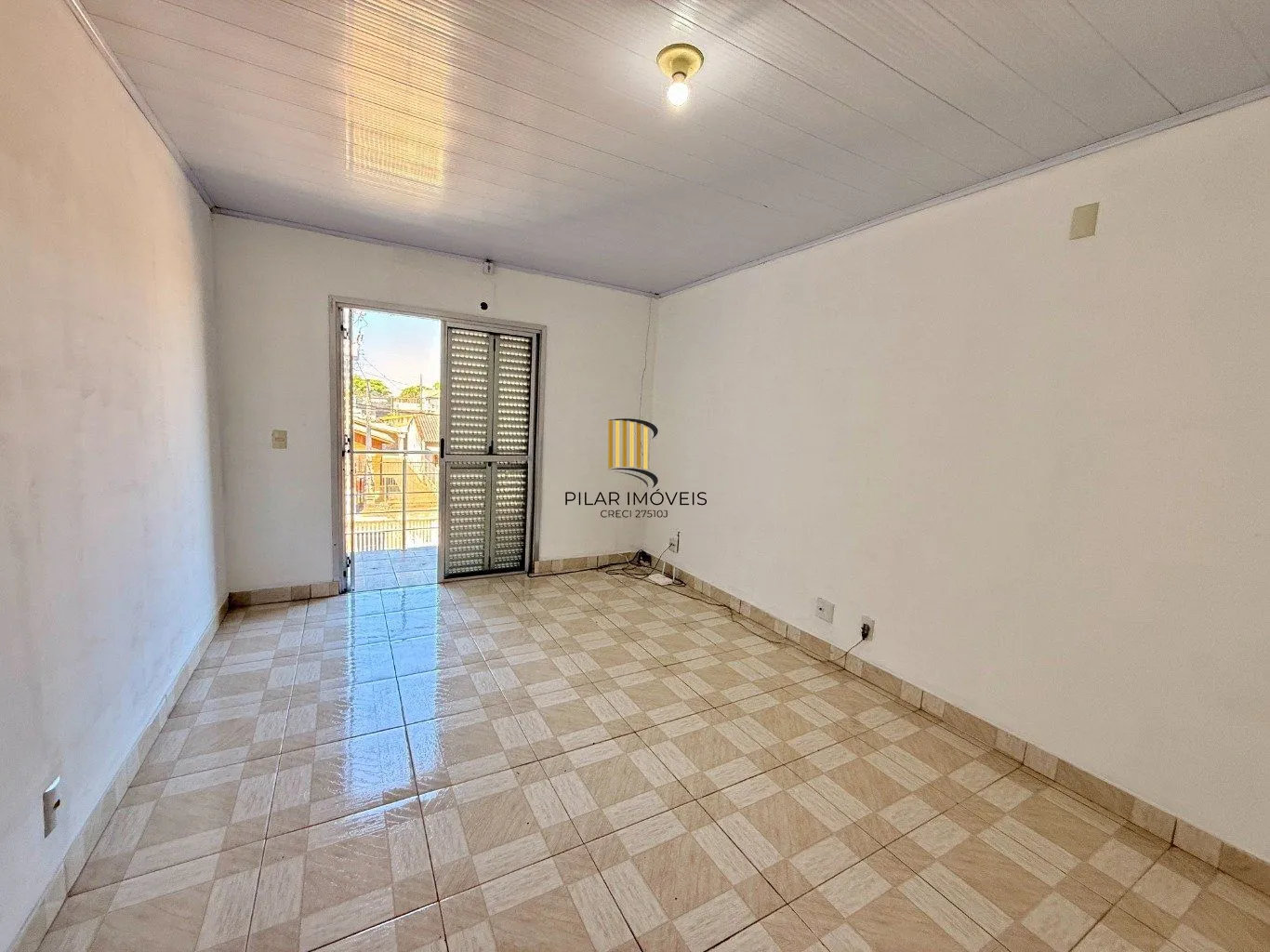 Casa de 4 dormitórios e 3 vagas de garagem em Canoas.