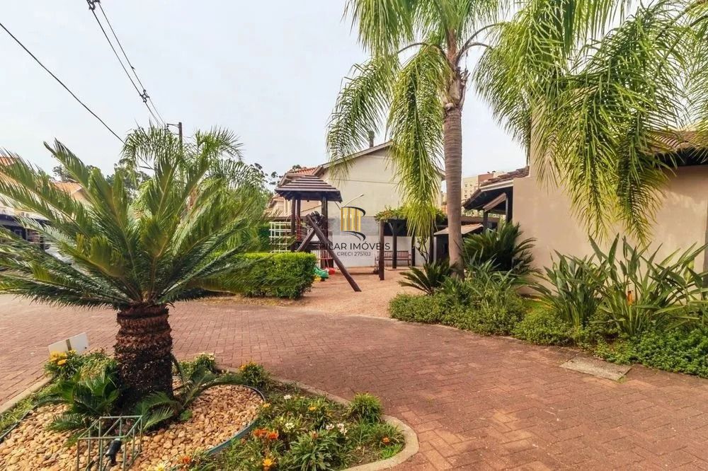 Casa de 2 dormitórios e 2 vagas de garagem em Canoas.