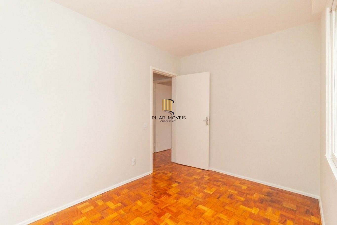 Apartamento de 2 dormitórios com 1 vaga de garagem no Bairro Santana