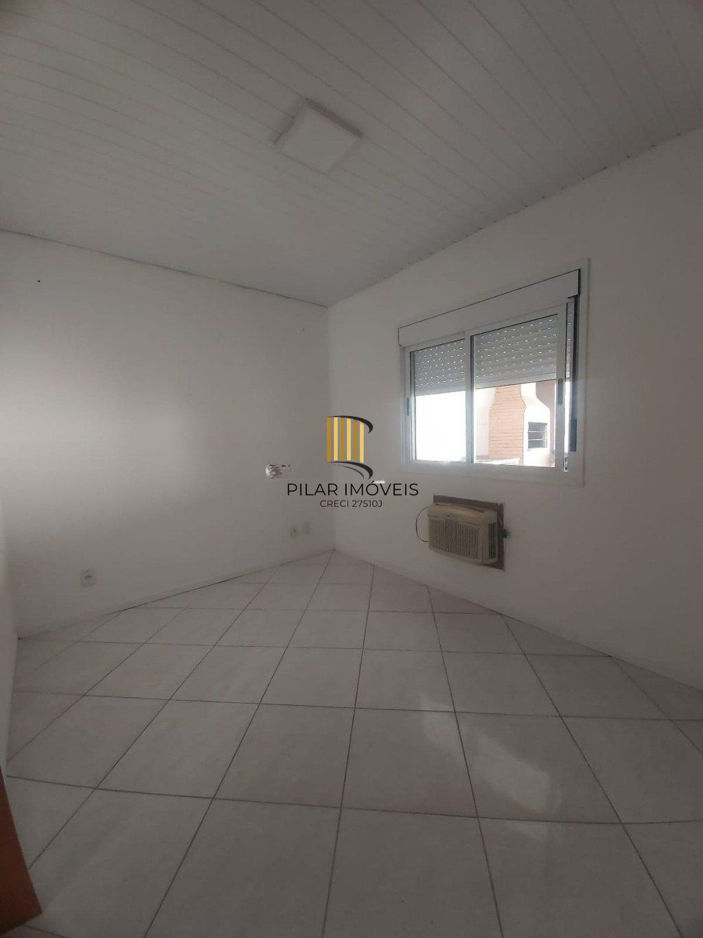 Casa à venda com 2 quartos 75 m² na Hipica