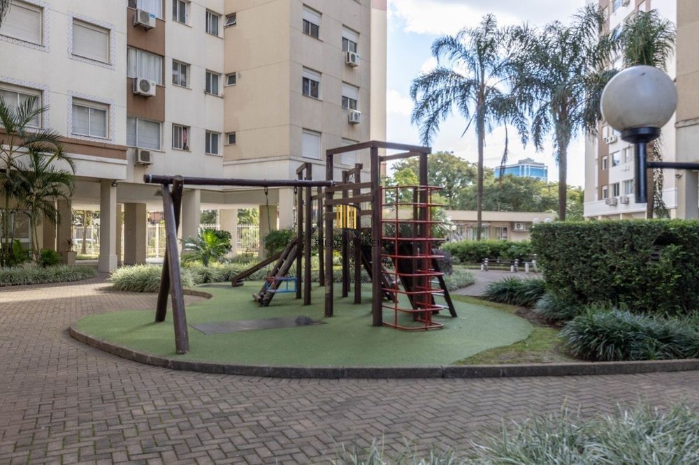 Apartamento de 3 quartos, suíte, elevador e 1 vaga no bairro Vila Ipiranga.
