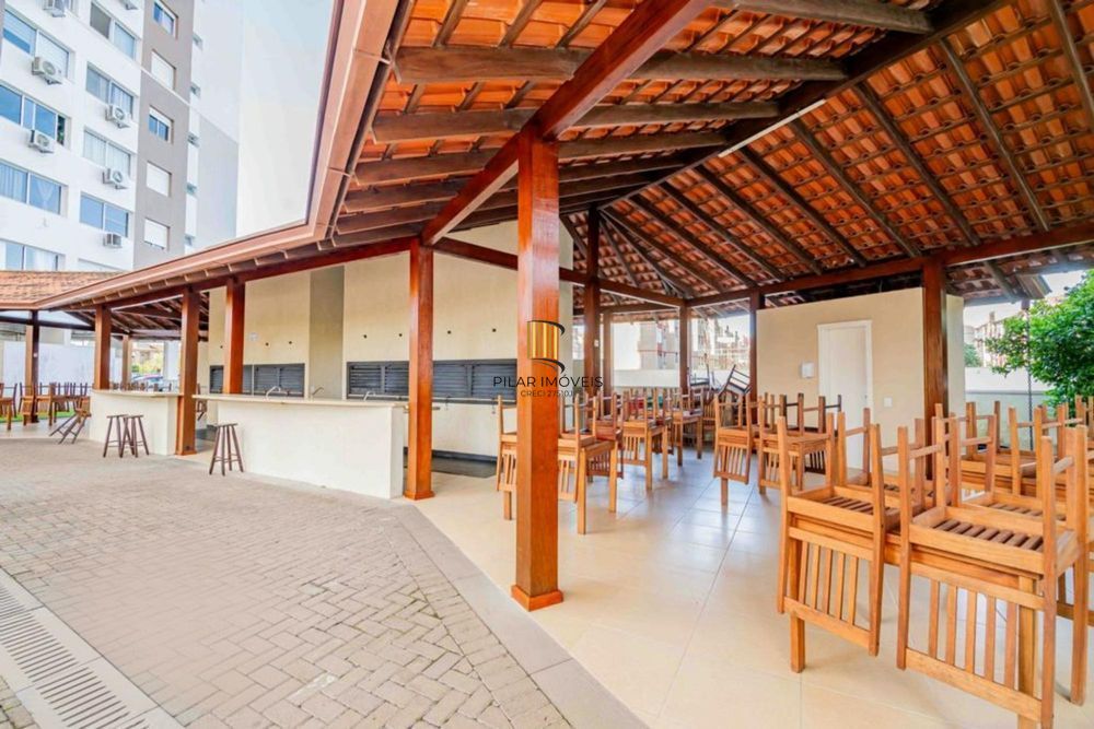 Apartamento de 3 quartos, suíte, elevador e 1 vaga no bairro Vila Ipiranga.