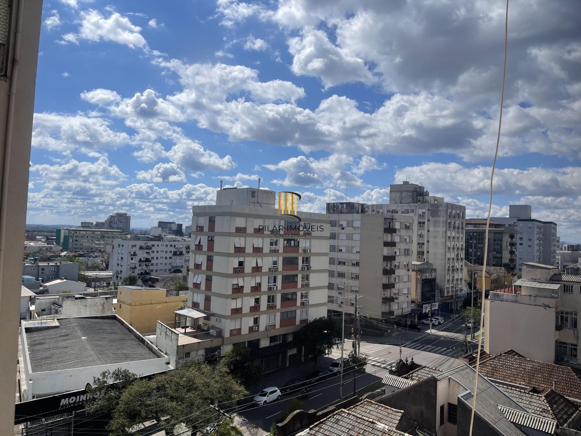 Apartamento 2 dormitórios com dependência 70m2 Moinhos de Vento Av. Cristóvão