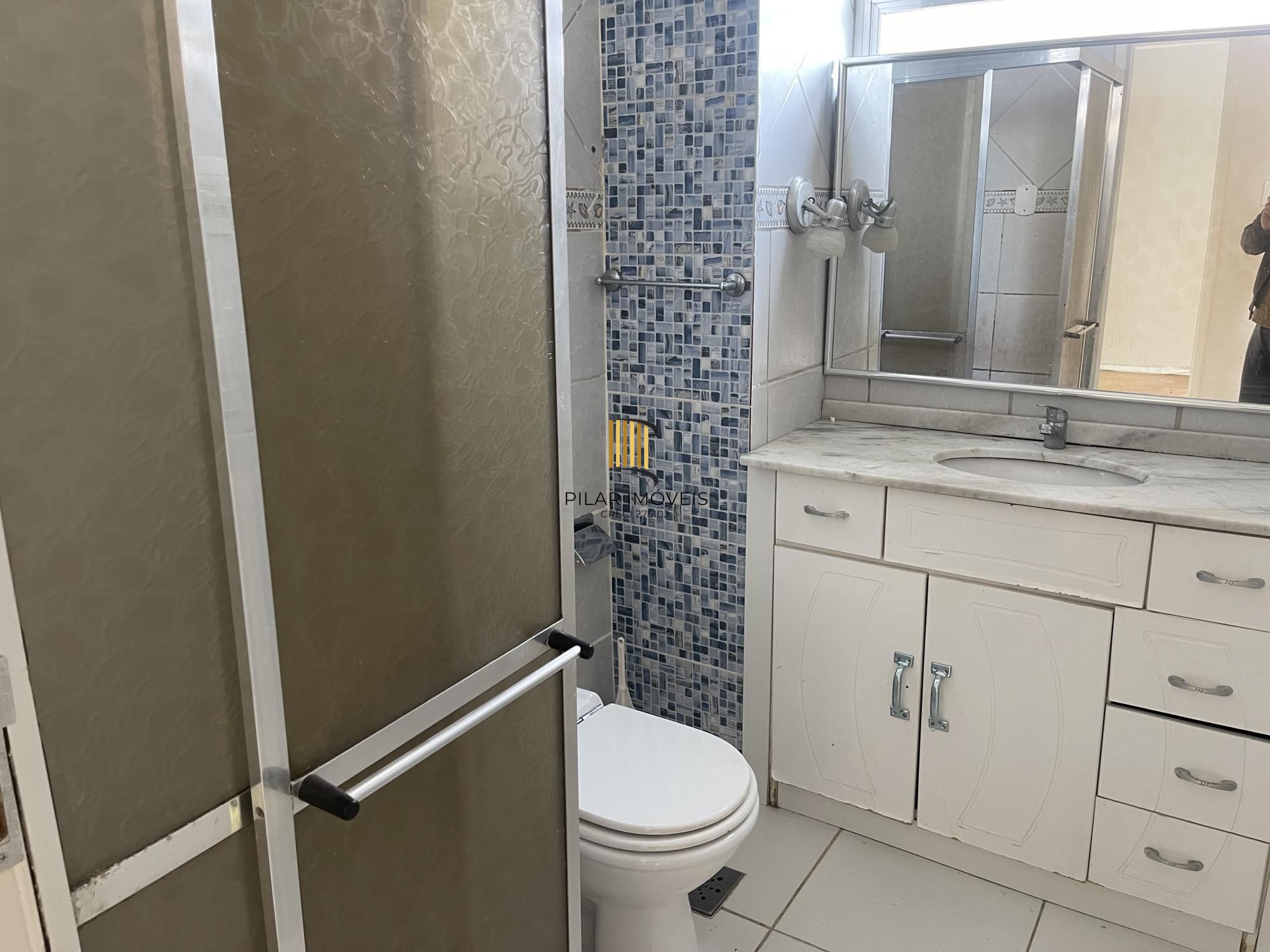 Apartamento 2 dormitórios com dependência 70m2 Moinhos de Vento Av. Cristóvão