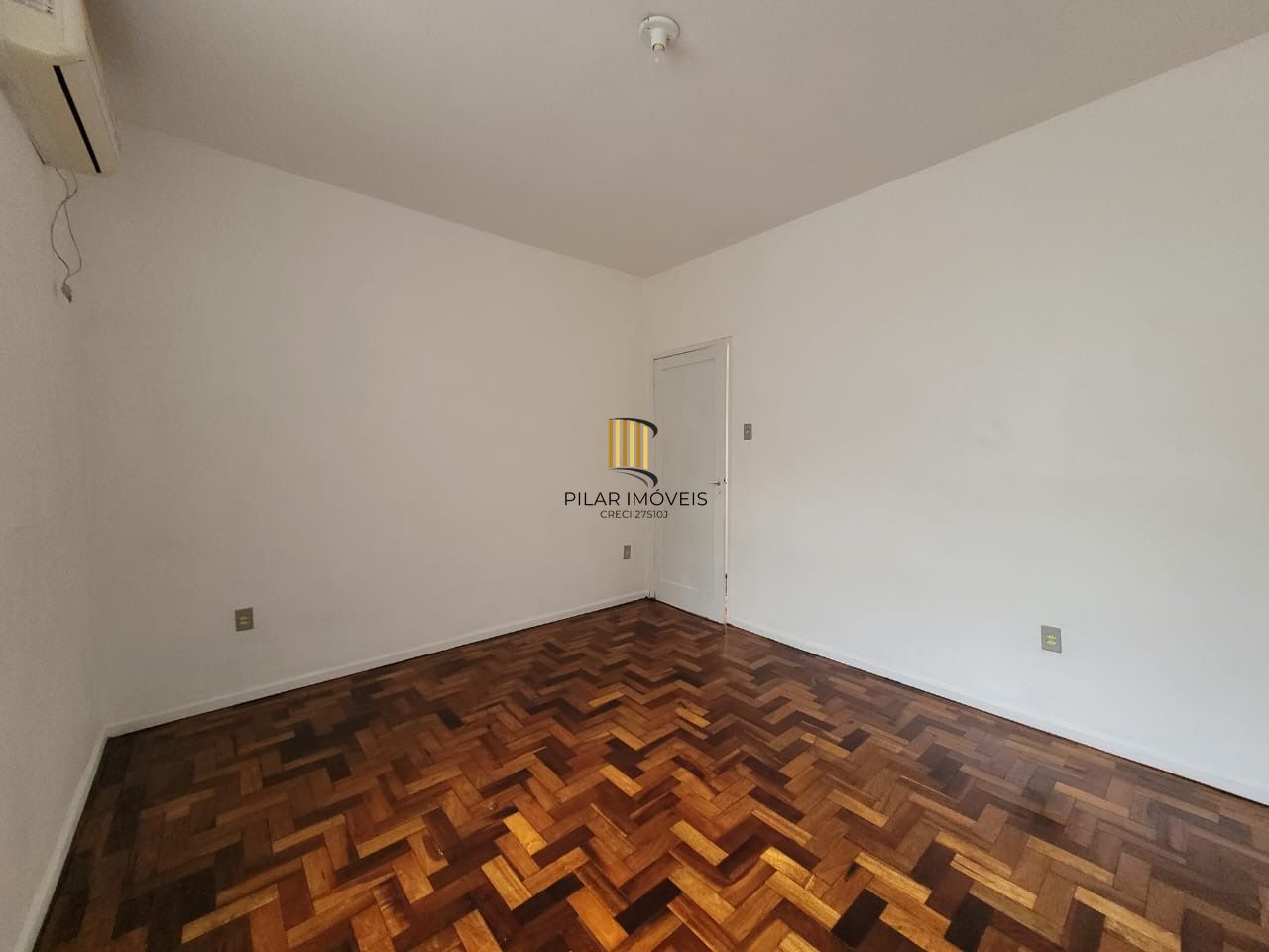Apartamento 2 dormitórios com dependência 70m2 Moinhos de Vento Av. Cristóvão