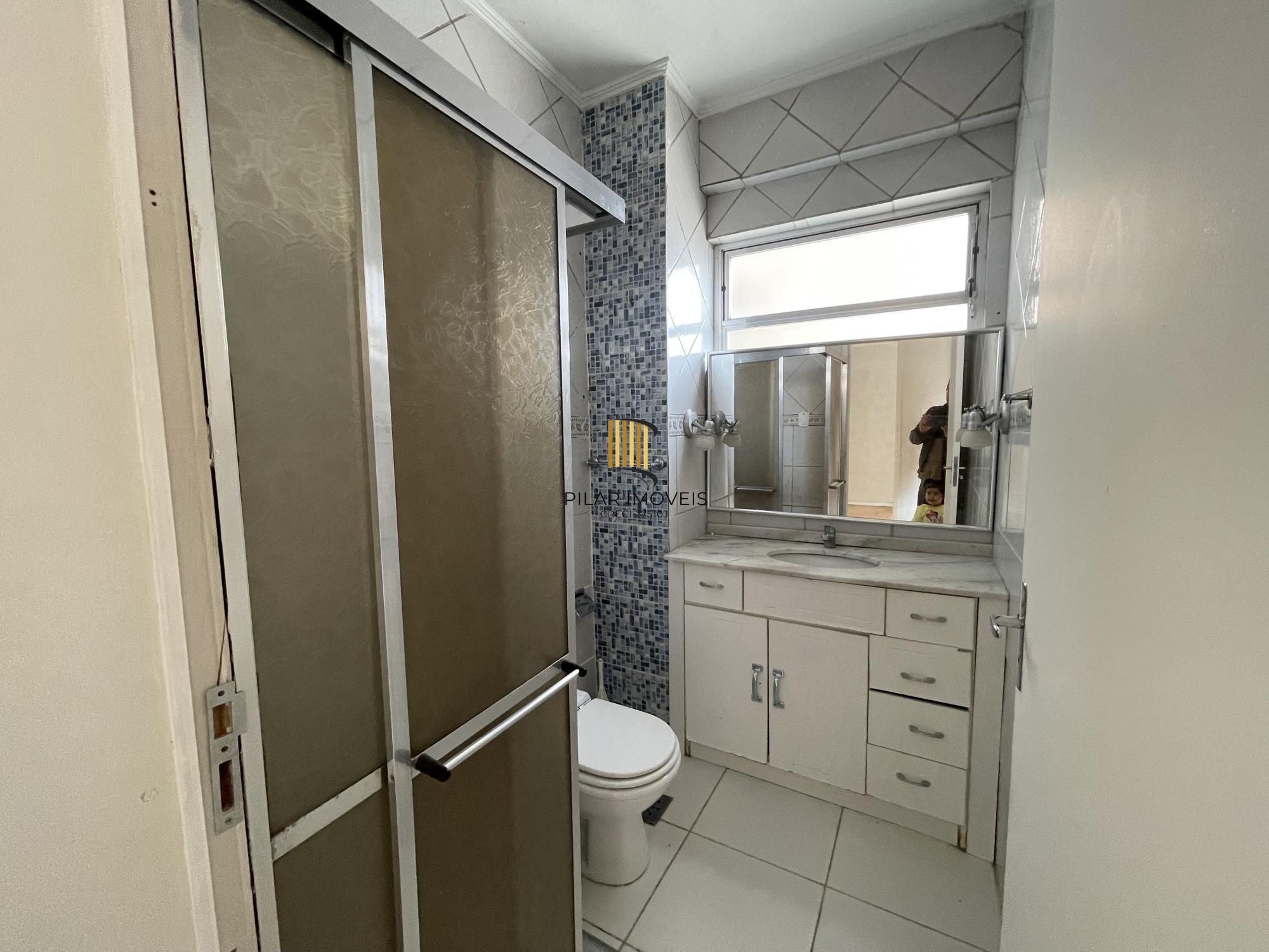 Apartamento 2 dormitórios com dependência 70m2 Moinhos de Vento Av. Cristóvão