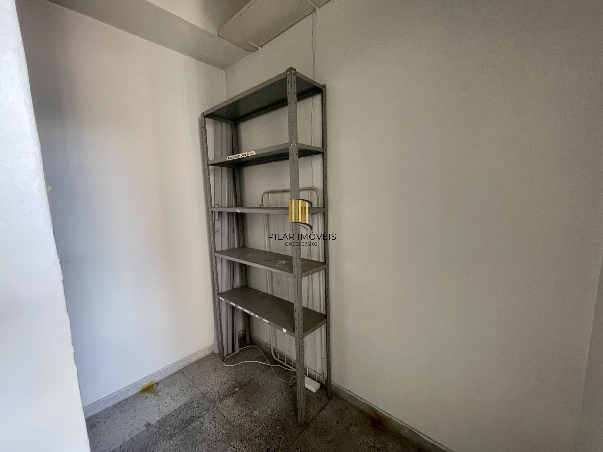 Apartamento 2 dormitórios com dependência 70m2 Moinhos de Vento Av. Cristóvão