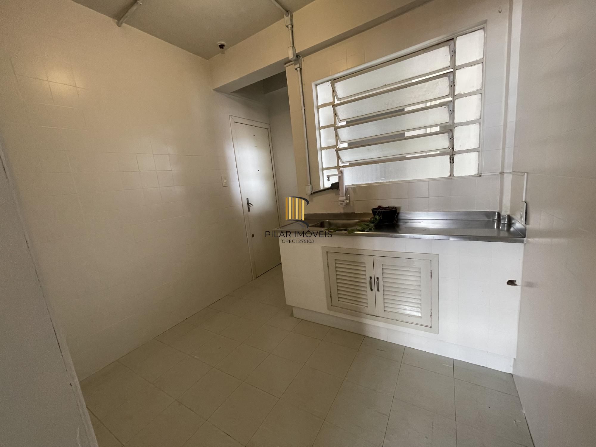 Apartamento 2 dormitórios com dependência 70m2 Moinhos de Vento Av. Cristóvão