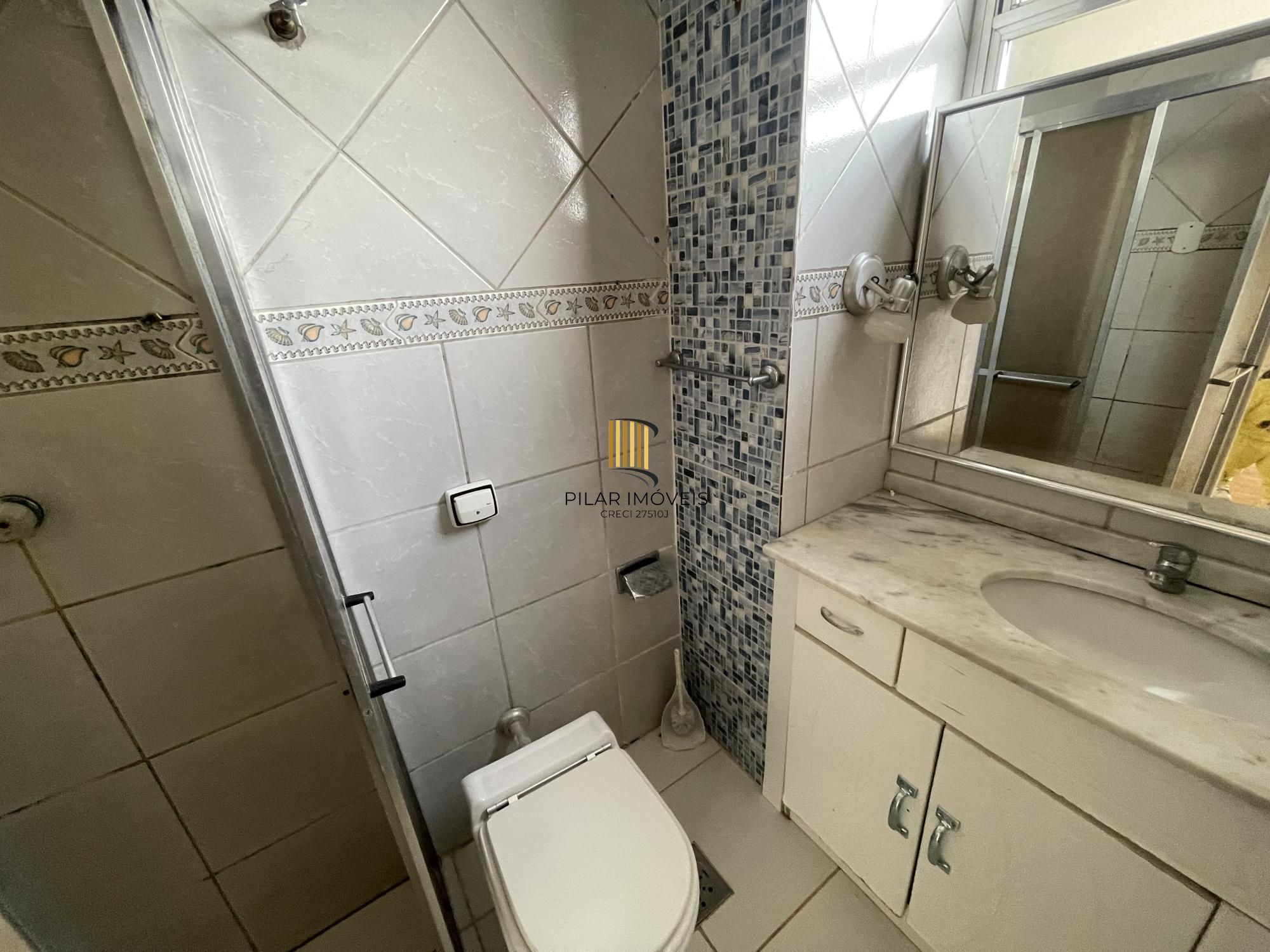 Apartamento 2 dormitórios com dependência 70m2 Moinhos de Vento Av. Cristóvão